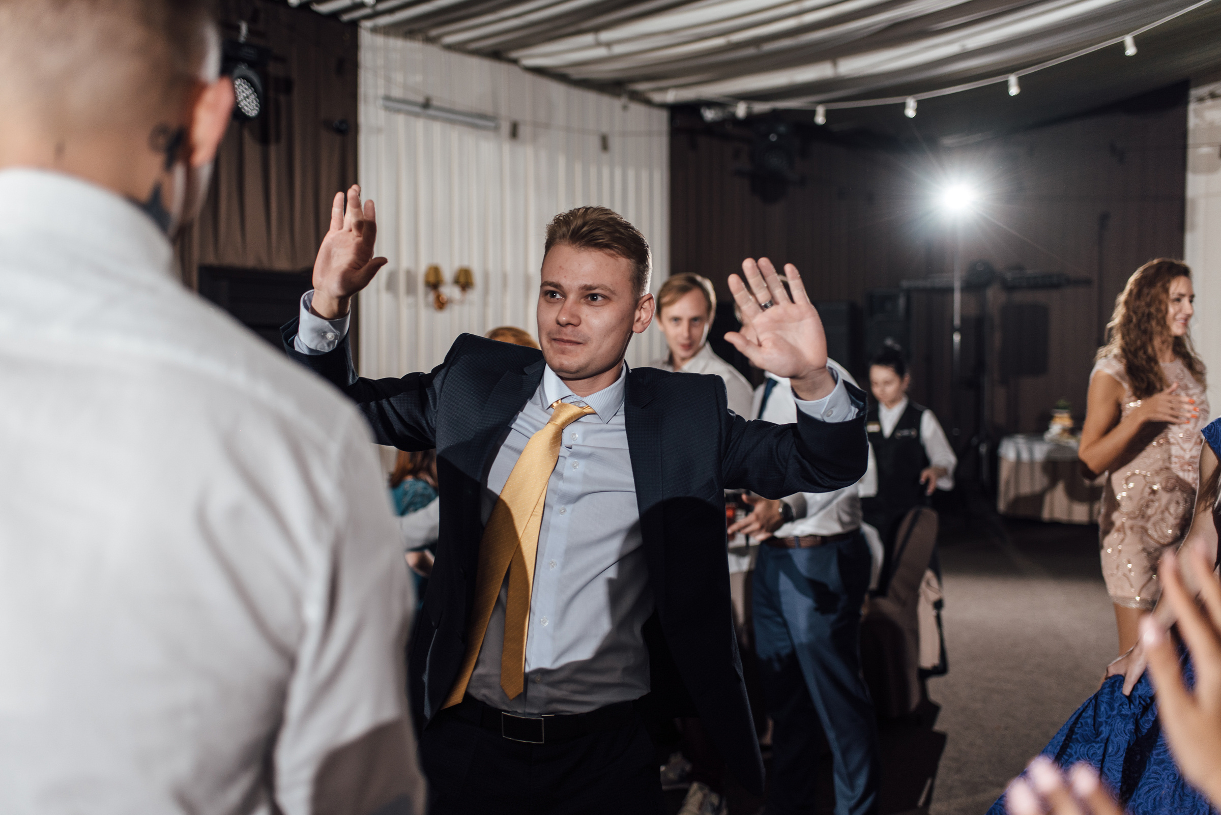 Свадебная фотосессия в Павловском дворце и парке. Свадебный фотограф в Санкт-Петербурге Венера Ахметова