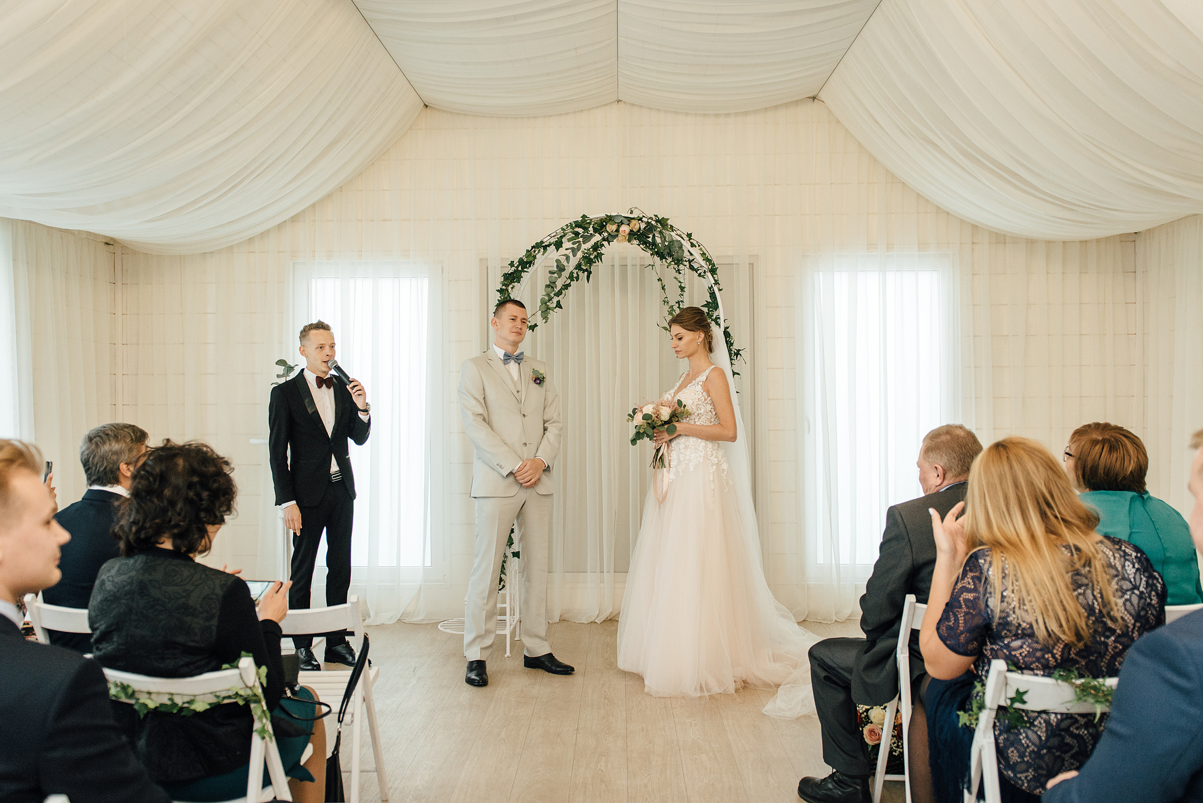 Свадебная фотосессия в Павловском дворце и парке. Свадебный фотограф в Санкт-Петербурге Венера Ахметова