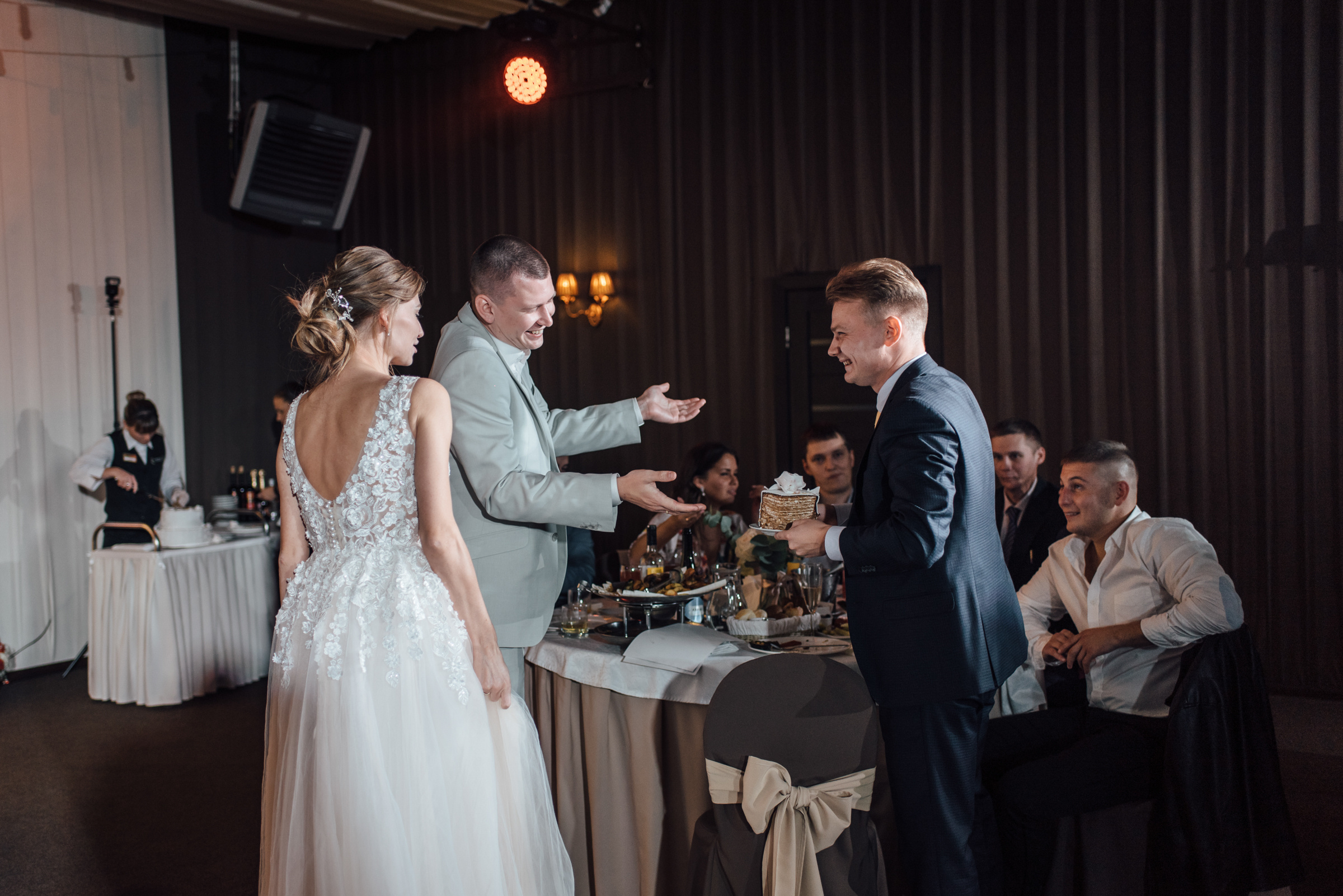 Свадебная фотосессия в Павловском дворце и парке. Свадебный фотограф в Санкт-Петербурге Венера Ахметова