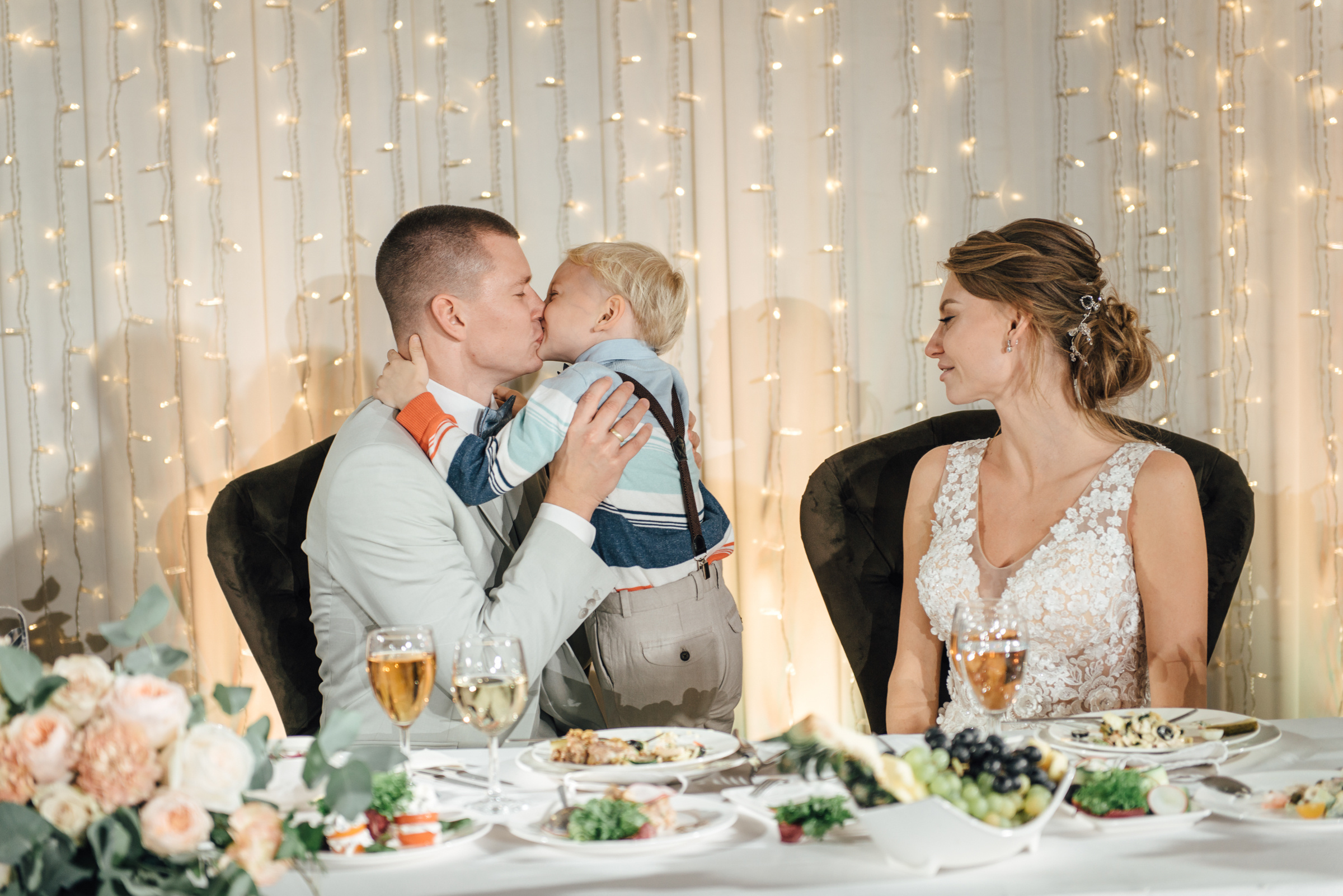 Свадебная фотосессия в Павловском дворце и парке. Свадебный фотограф в Санкт-Петербурге Венера Ахметова