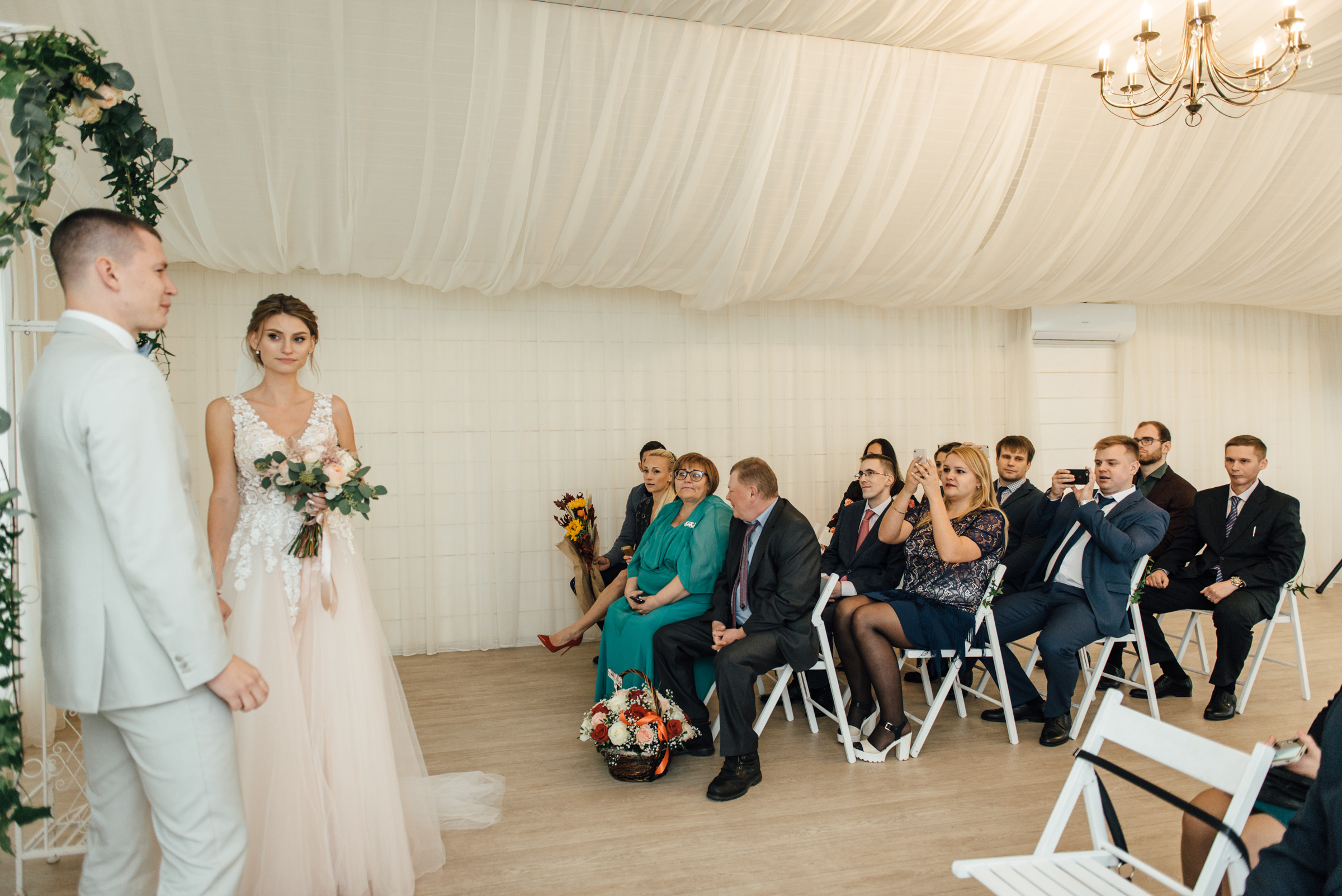 Свадебная фотосессия в Павловском дворце и парке. Свадебный фотограф в Санкт-Петербурге Венера Ахметова