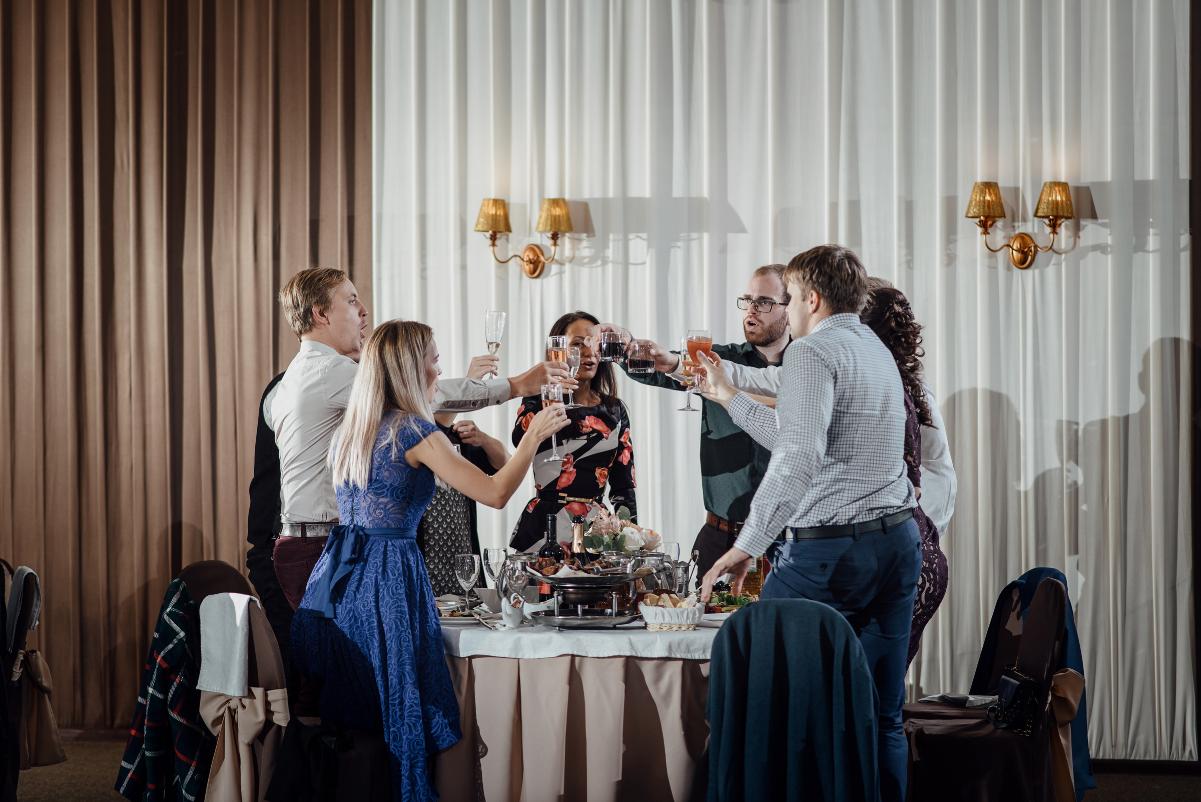 Свадебная фотосессия в Павловском дворце и парке. Свадебный фотограф в Санкт-Петербурге Венера Ахметова