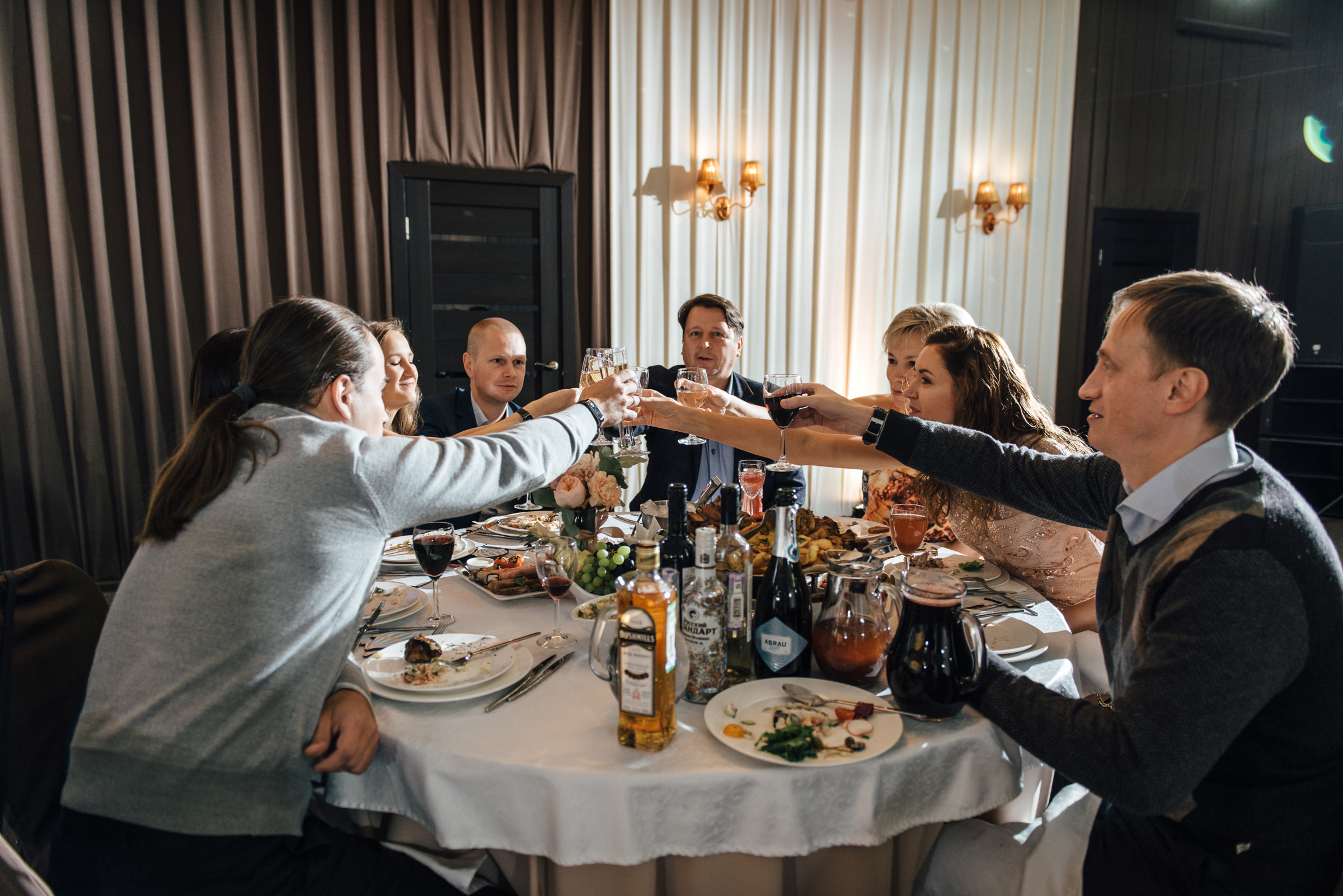 Свадебная фотосессия в Павловском дворце и парке. Свадебный фотограф в Санкт-Петербурге Венера Ахметова