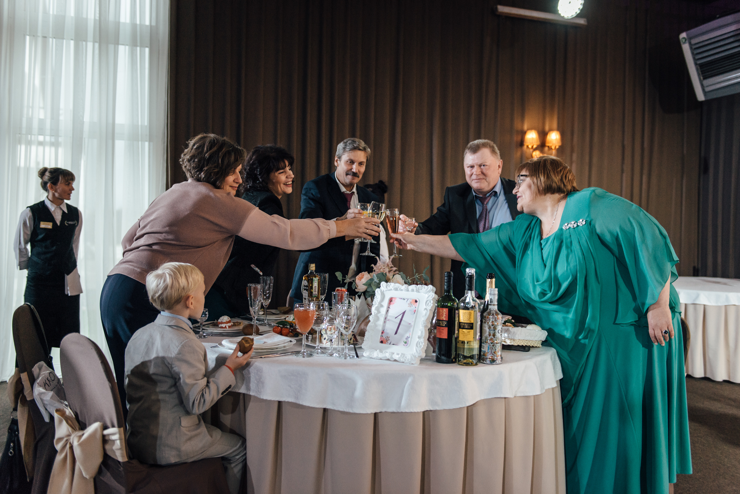 Свадебная фотосессия в Павловском дворце и парке. Свадебный фотограф в Санкт-Петербурге Венера Ахметова