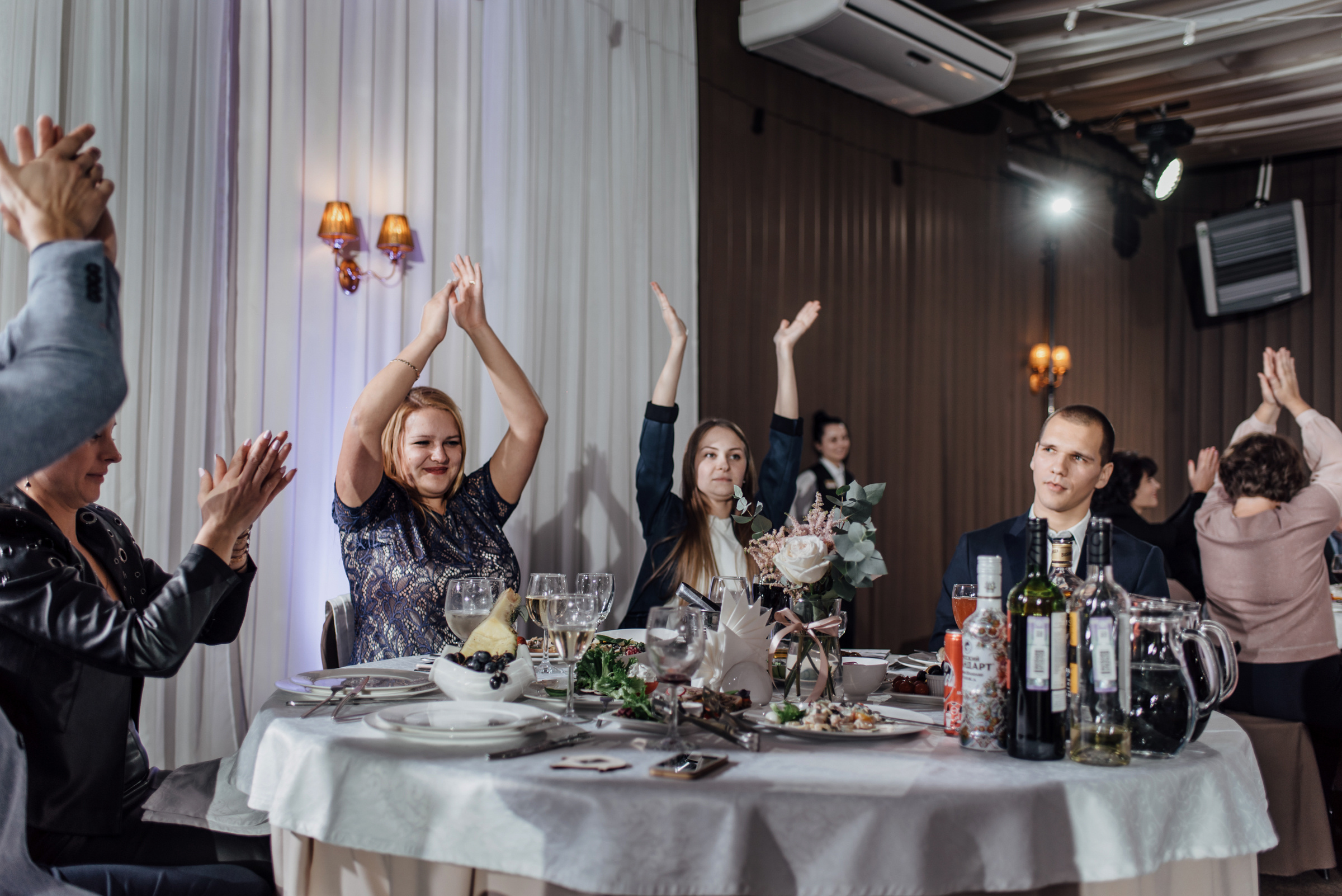 Свадебная фотосессия в Павловском дворце и парке. Свадебный фотограф в Санкт-Петербурге Венера Ахметова