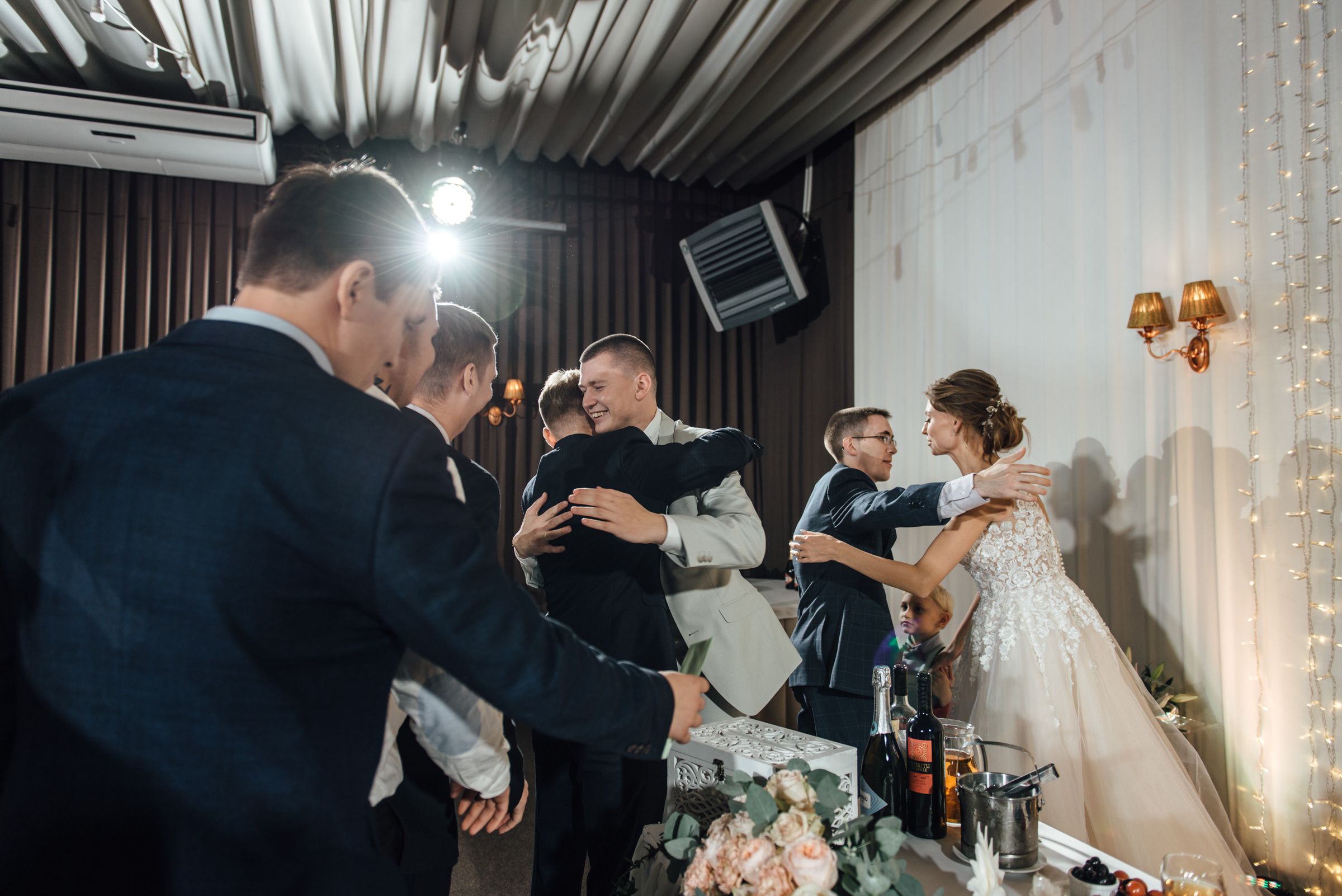 Свадебная фотосессия в Павловском дворце и парке. Свадебный фотограф в Санкт-Петербурге Венера Ахметова