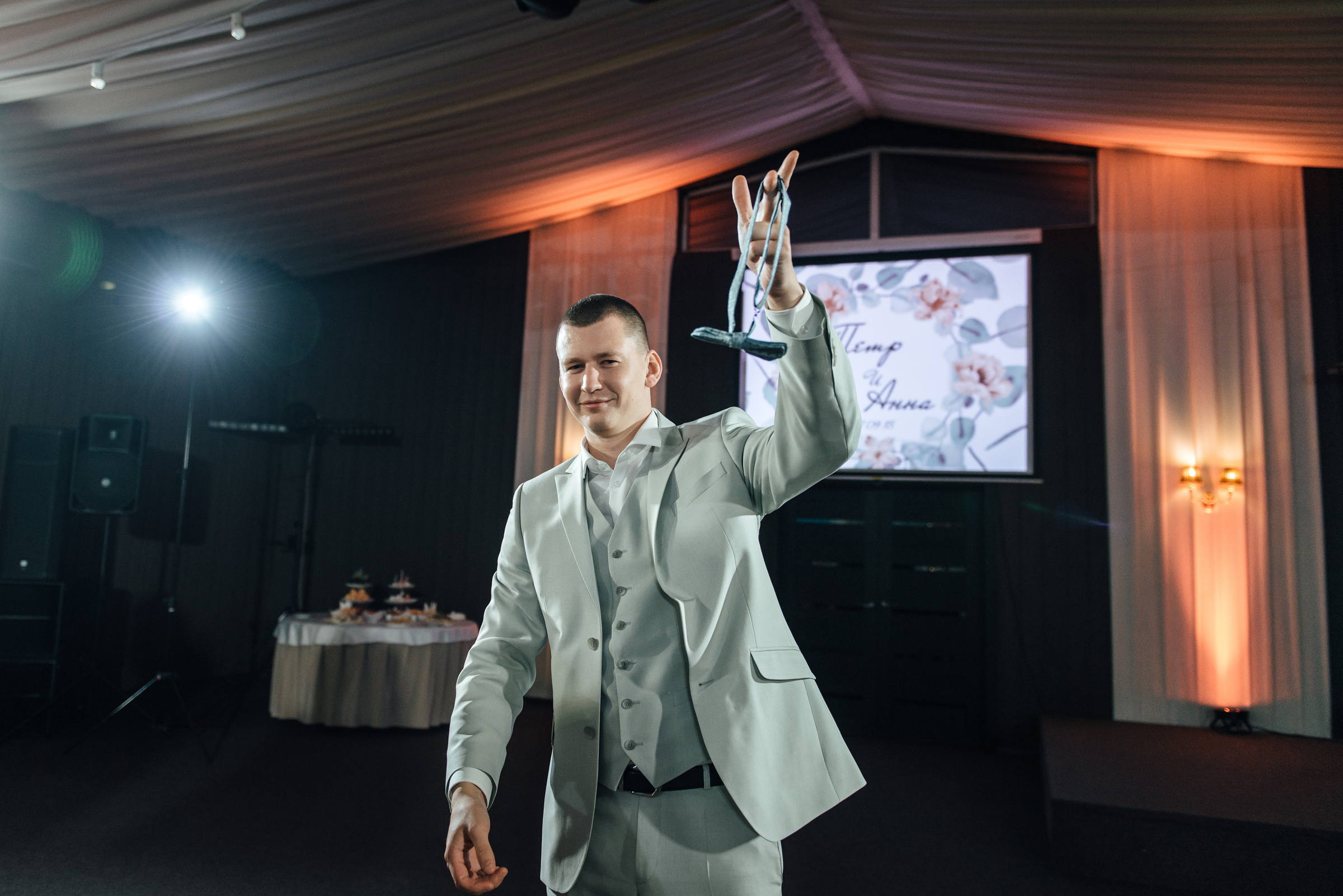 Свадебная фотосессия в Павловском дворце и парке. Свадебный фотограф в Санкт-Петербурге Венера Ахметова