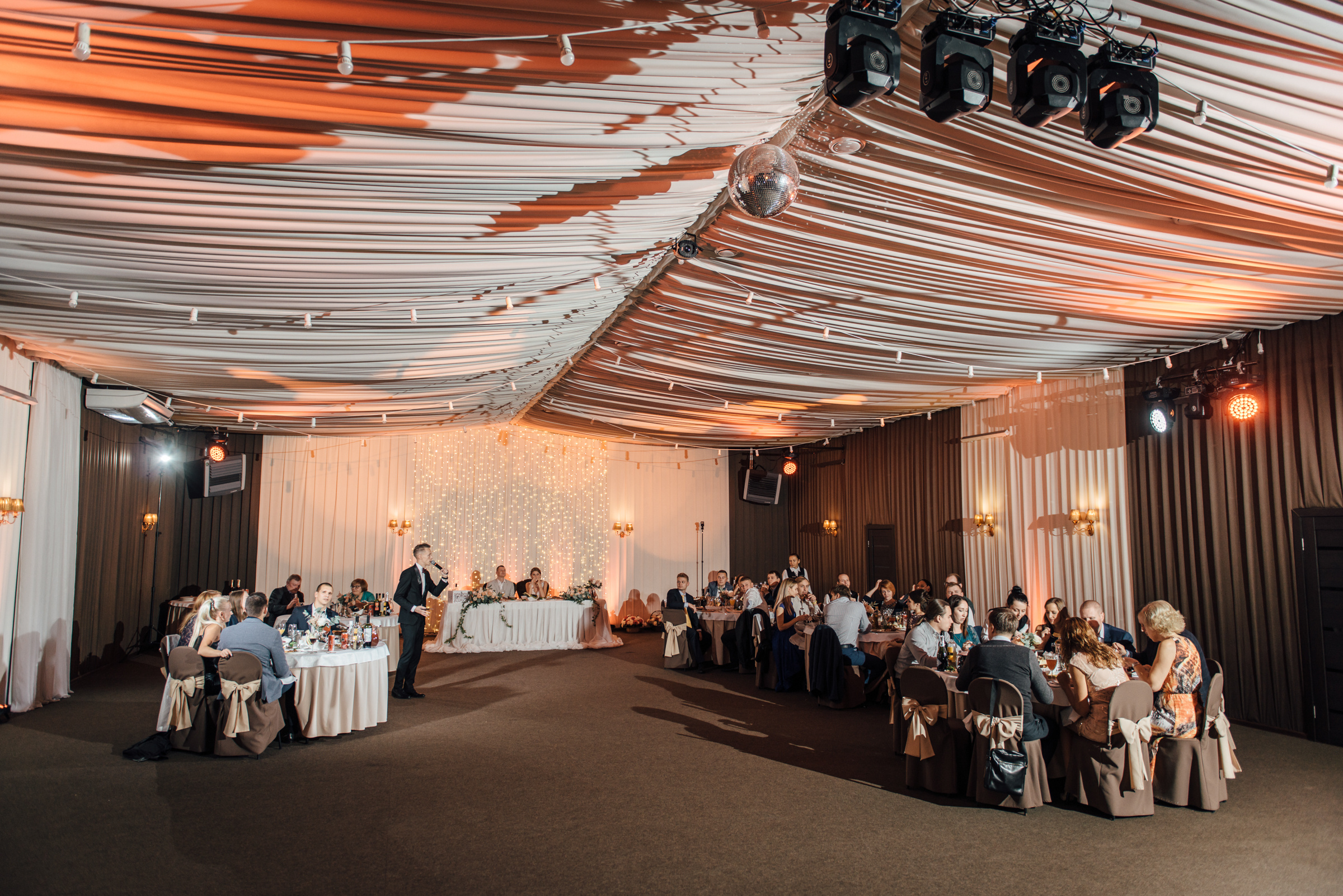 Свадебная фотосессия в Павловском дворце и парке. Свадебный фотограф в Санкт-Петербурге Венера Ахметова