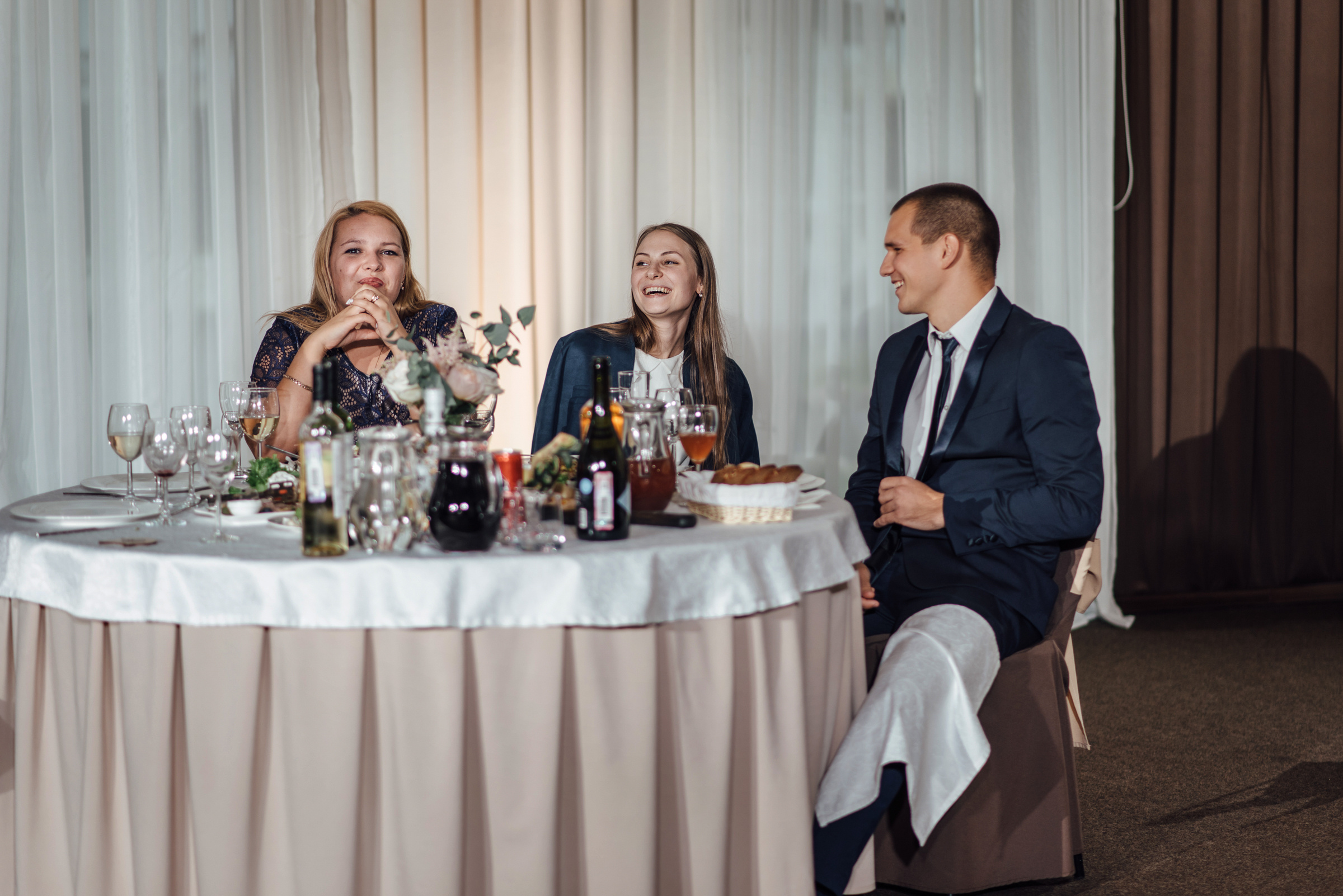 Свадебная фотосессия в Павловском дворце и парке. Свадебный фотограф в Санкт-Петербурге Венера Ахметова