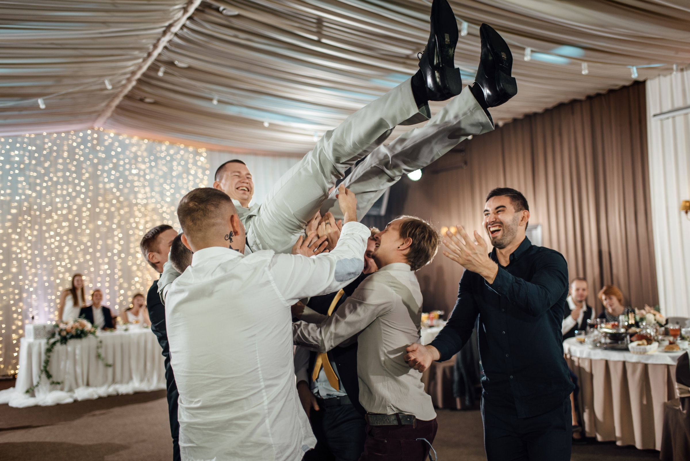 Свадебная фотосессия в Павловском дворце и парке. Свадебный фотограф в Санкт-Петербурге Венера Ахметова