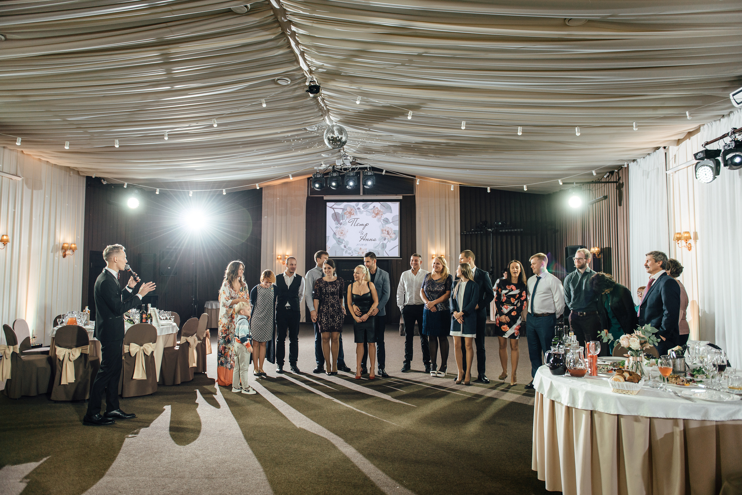 Свадебная фотосессия в Павловском дворце и парке. Свадебный фотограф в Санкт-Петербурге Венера Ахметова