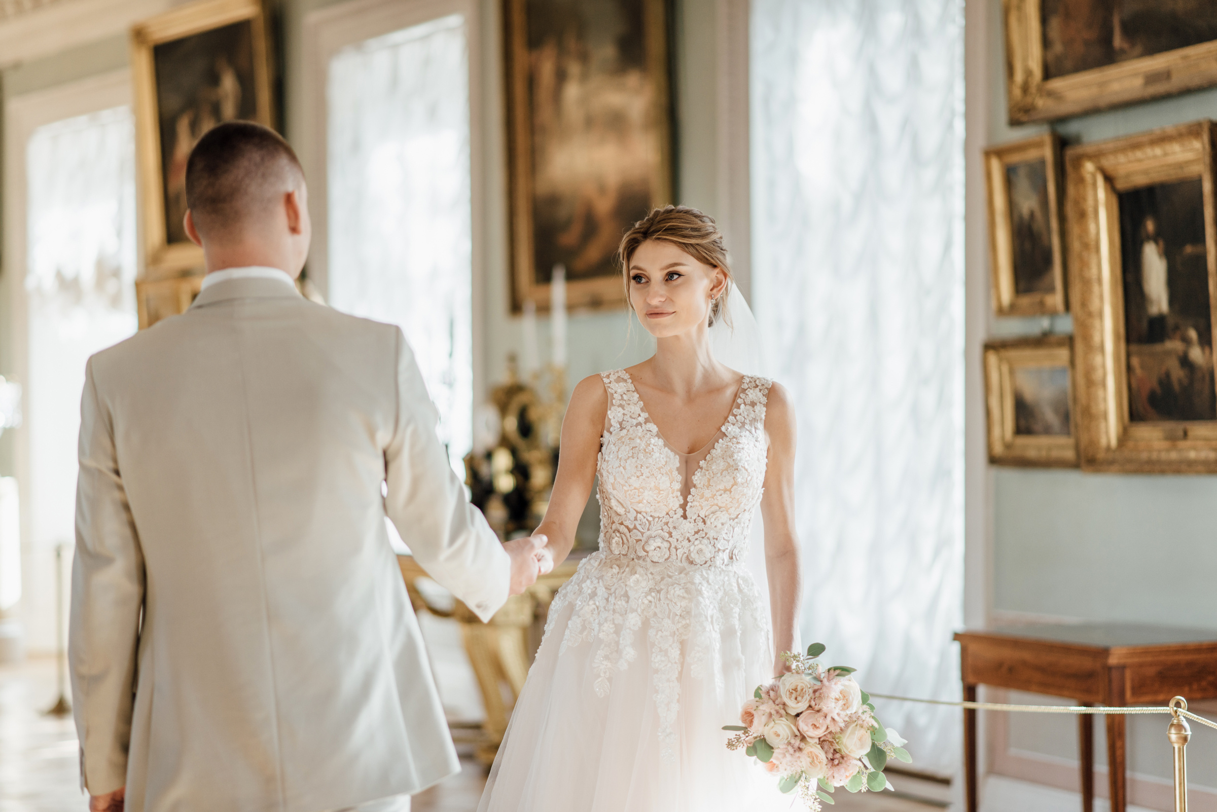 Свадебная фотосессия в Павловском дворце и парке. Свадебный фотограф в Санкт-Петербурге Венера Ахметова