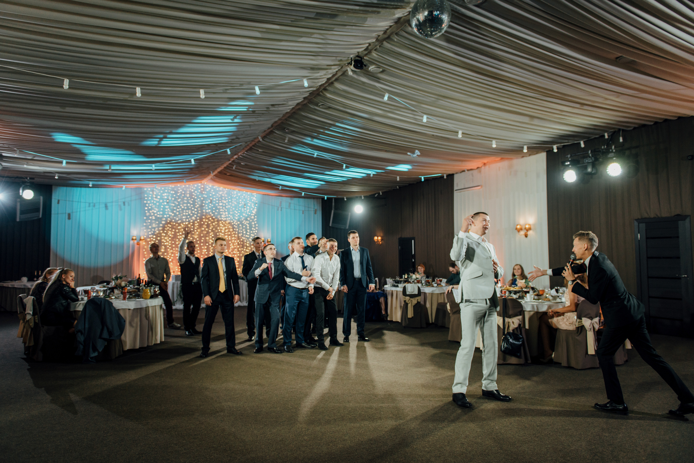 Свадебная фотосессия в Павловском дворце и парке. Свадебный фотограф в Санкт-Петербурге Венера Ахметова