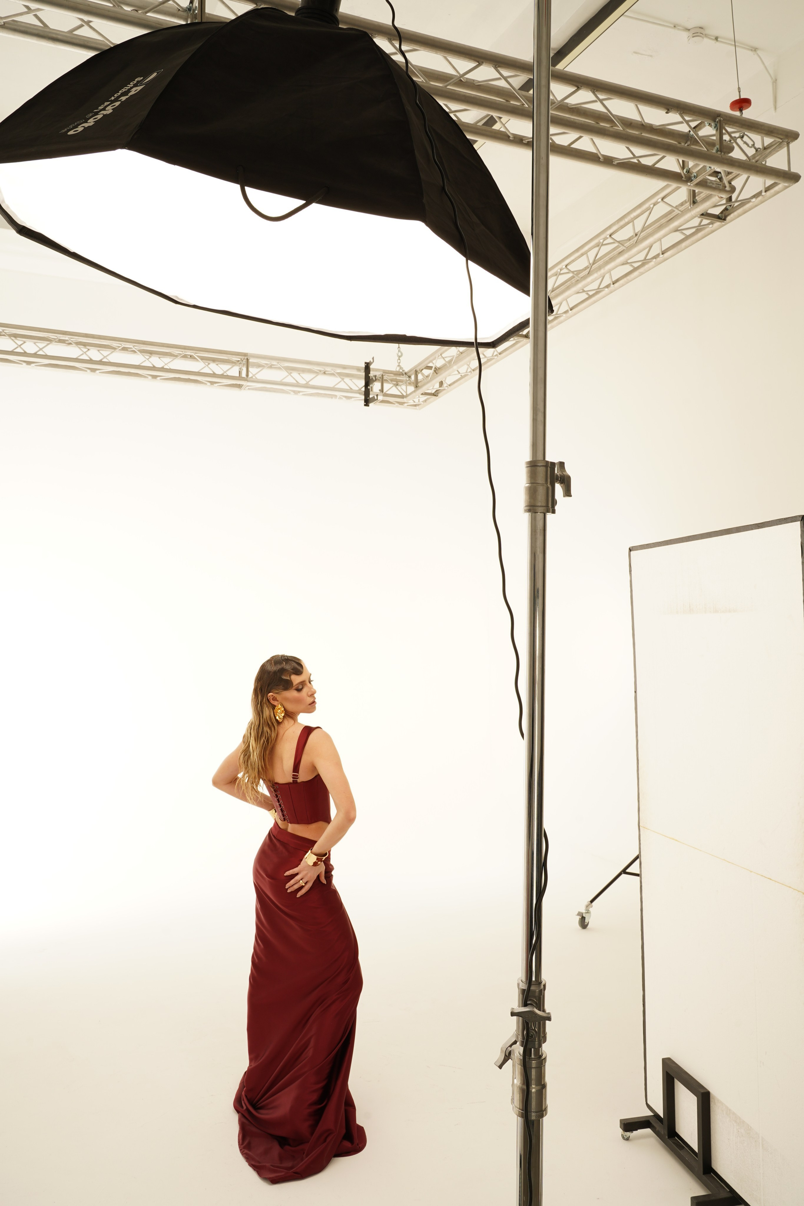 ЖЕНСКИЙ ПОРТРЕТ. Главная