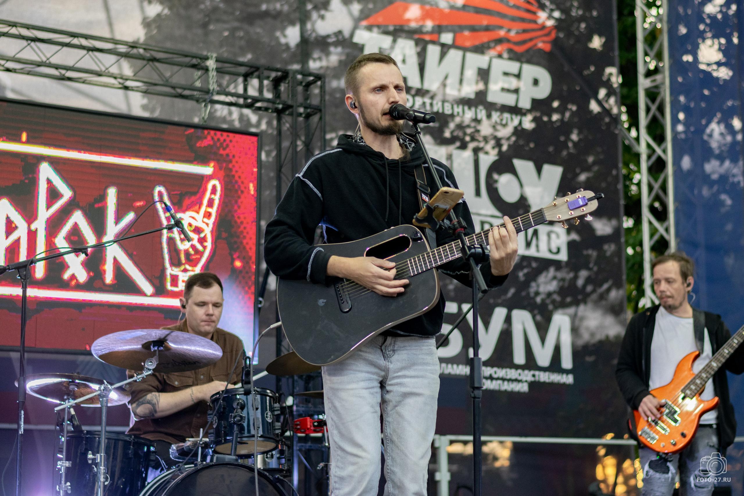 Антон Курдюмов фотограф в Хабаровске Рина Курдюмова фото27 foto27 Антон Дорофеев репортажный репортаж документалист Тони и Рина фотосоздатели Международный фестиваль Рок в защиту животных Хабаровск