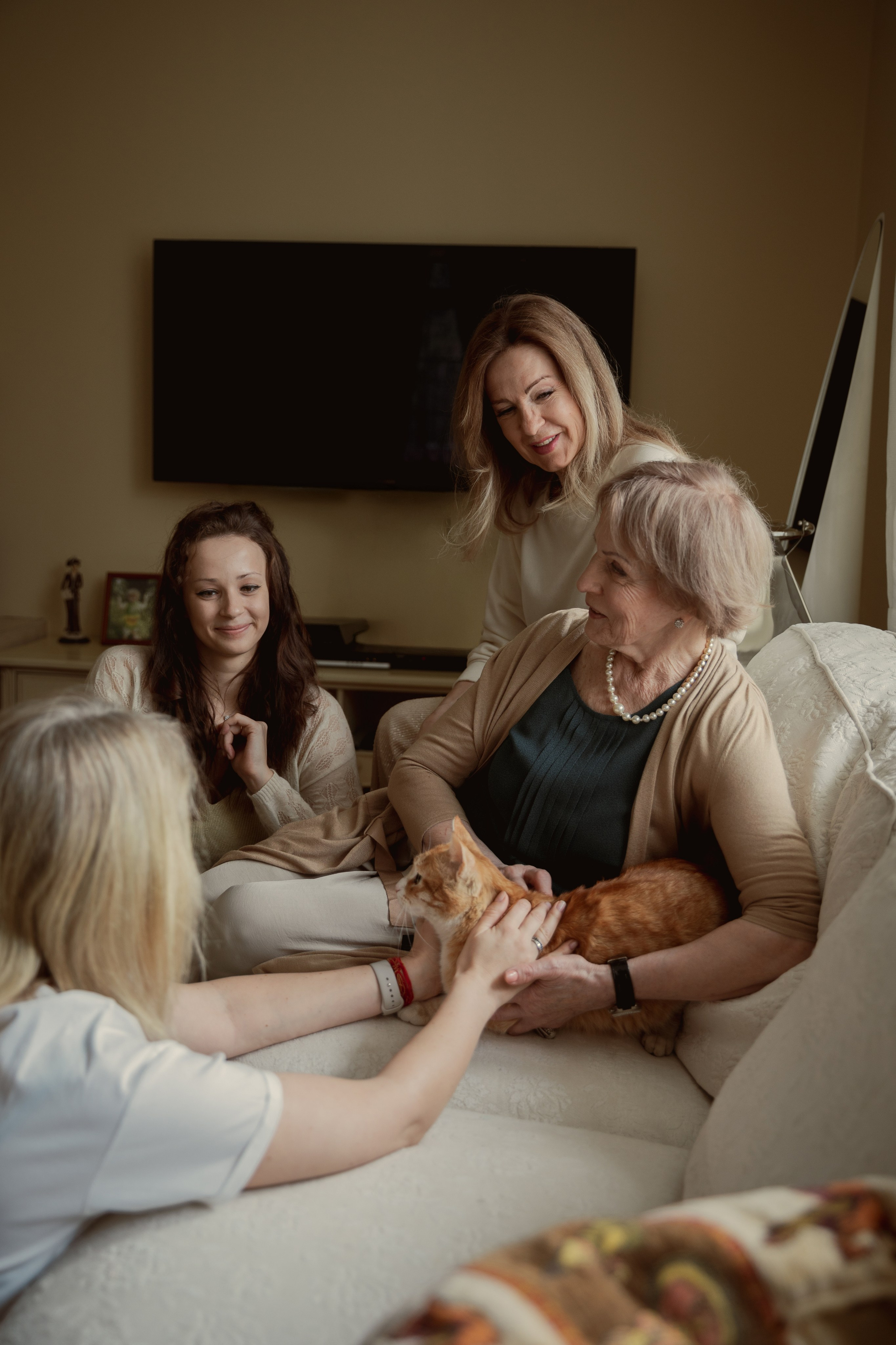 Семейная домашняя фотосессия. Индивидуальный и семейный фотограф Ирина Москвичёва