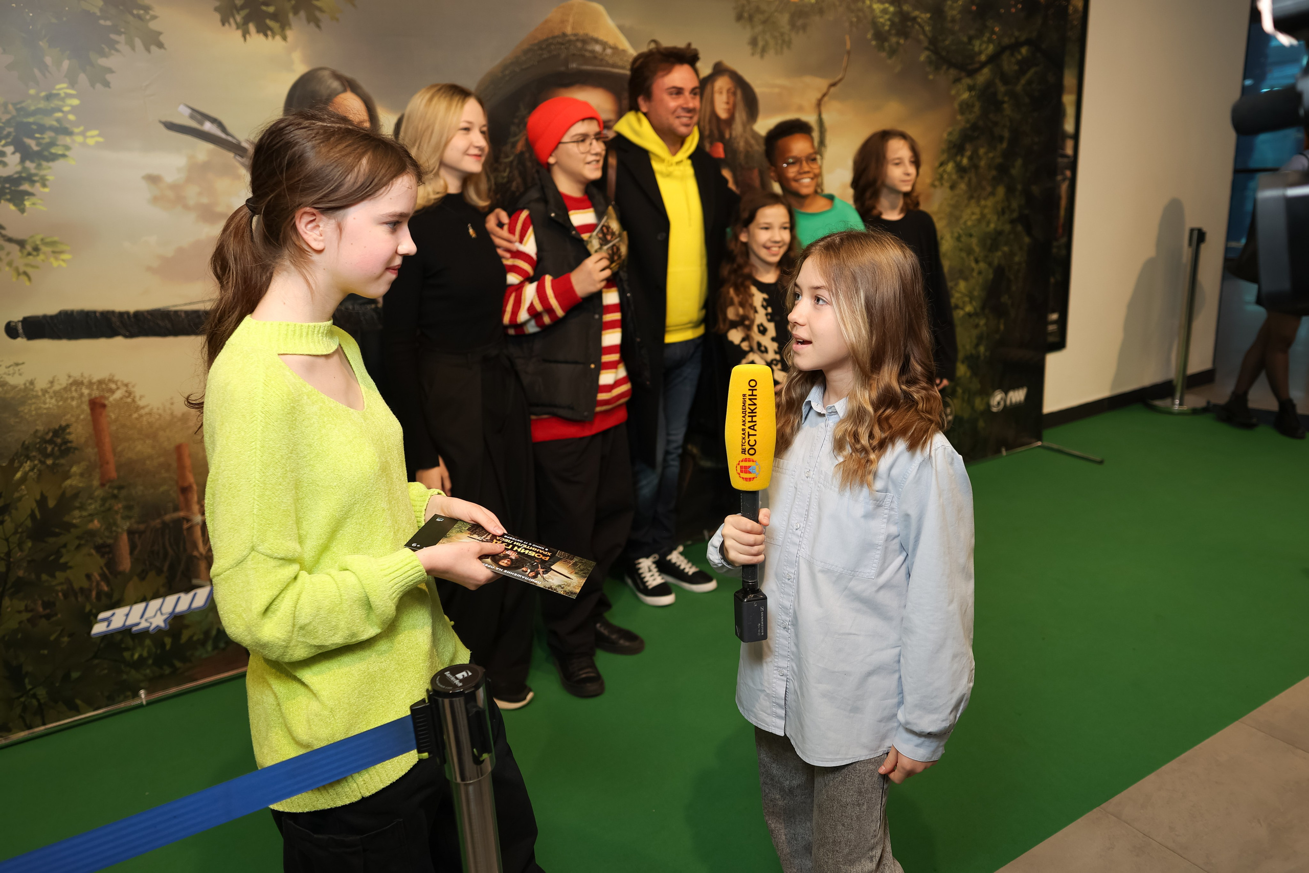 Школа «Останкино» на премьере Робин Гуд. Репортажный фотограф видеограф в Москве Ольга Плаксина