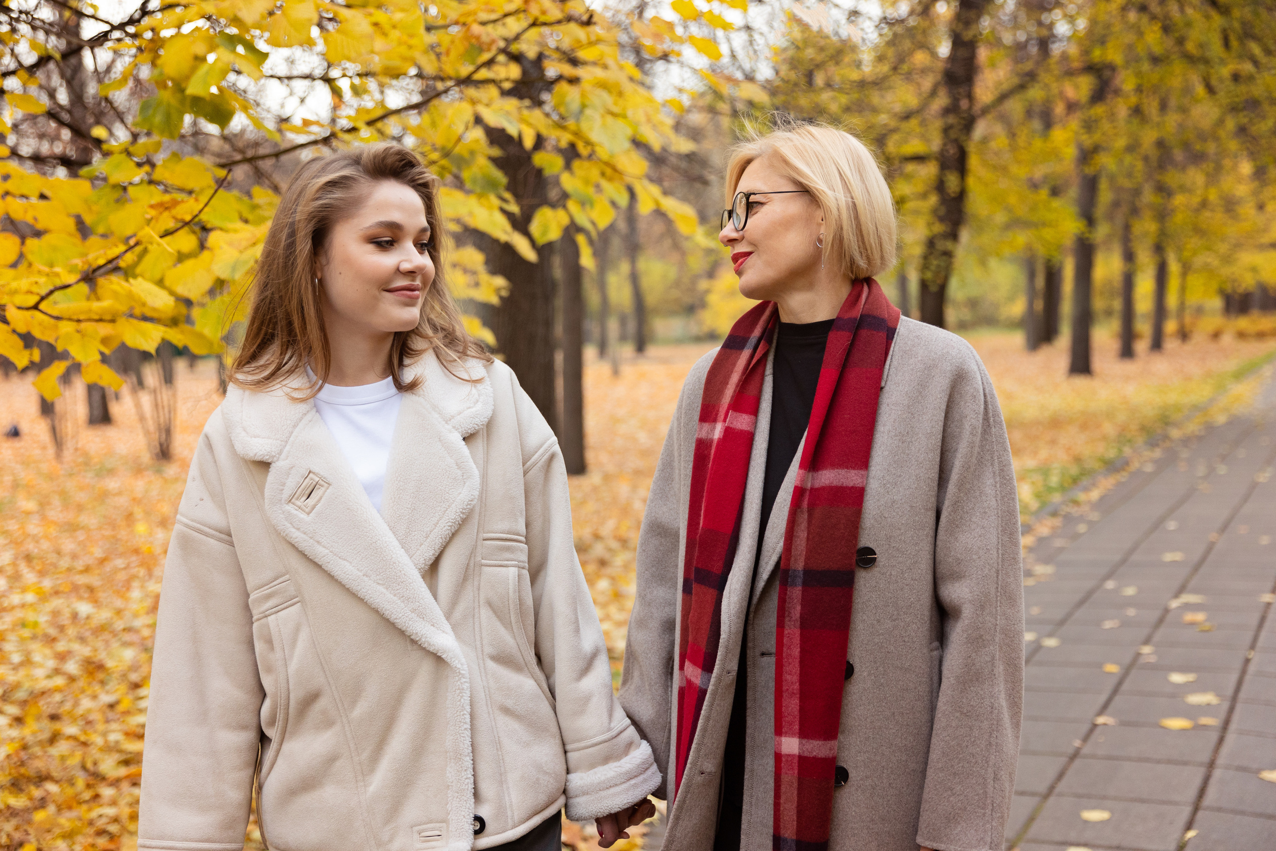 Осенняя прогулка мамы и дочки. Семейный фотограф в Москве Маркина Татьяна