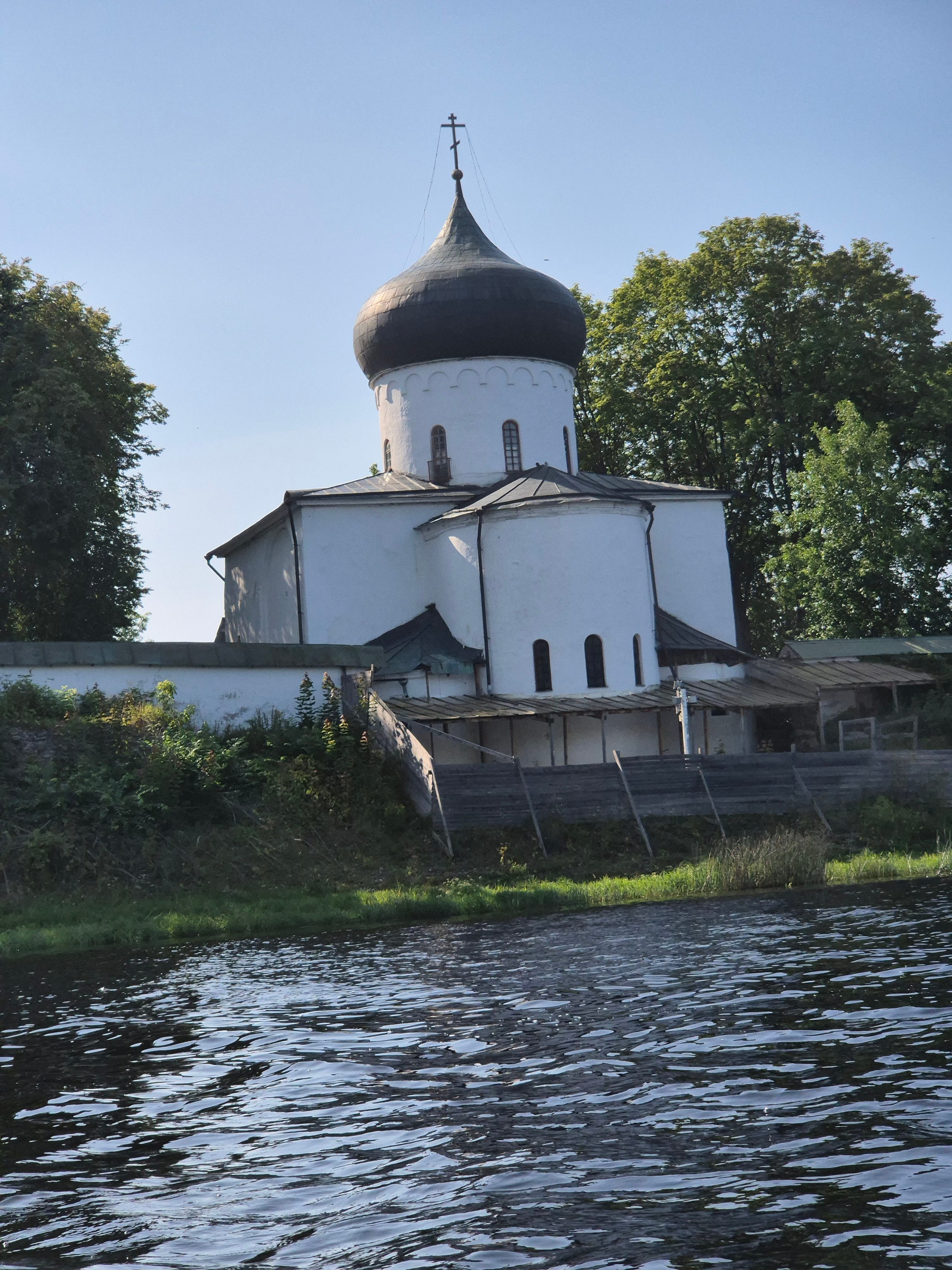 Пароменская церковь Успения возле Ольгина моста