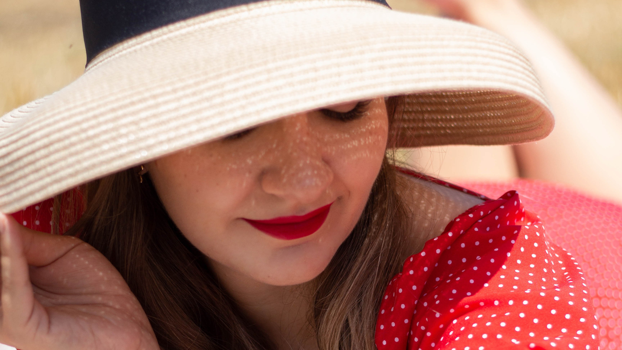 Анастасия дама в красном. Нечехова Виктория