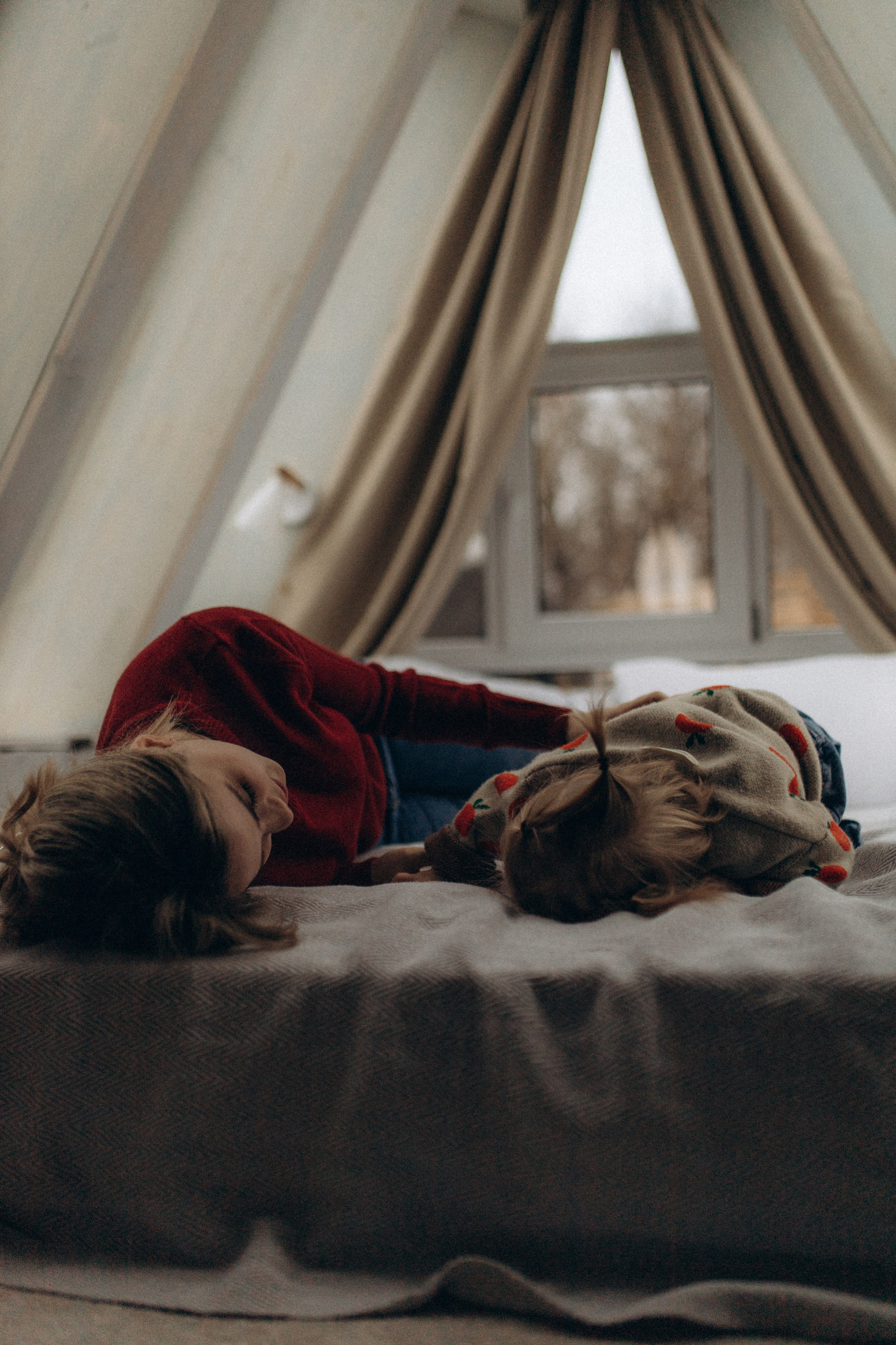 Алиса и мама. Семейный фотограф Губкин/Старый Оскол