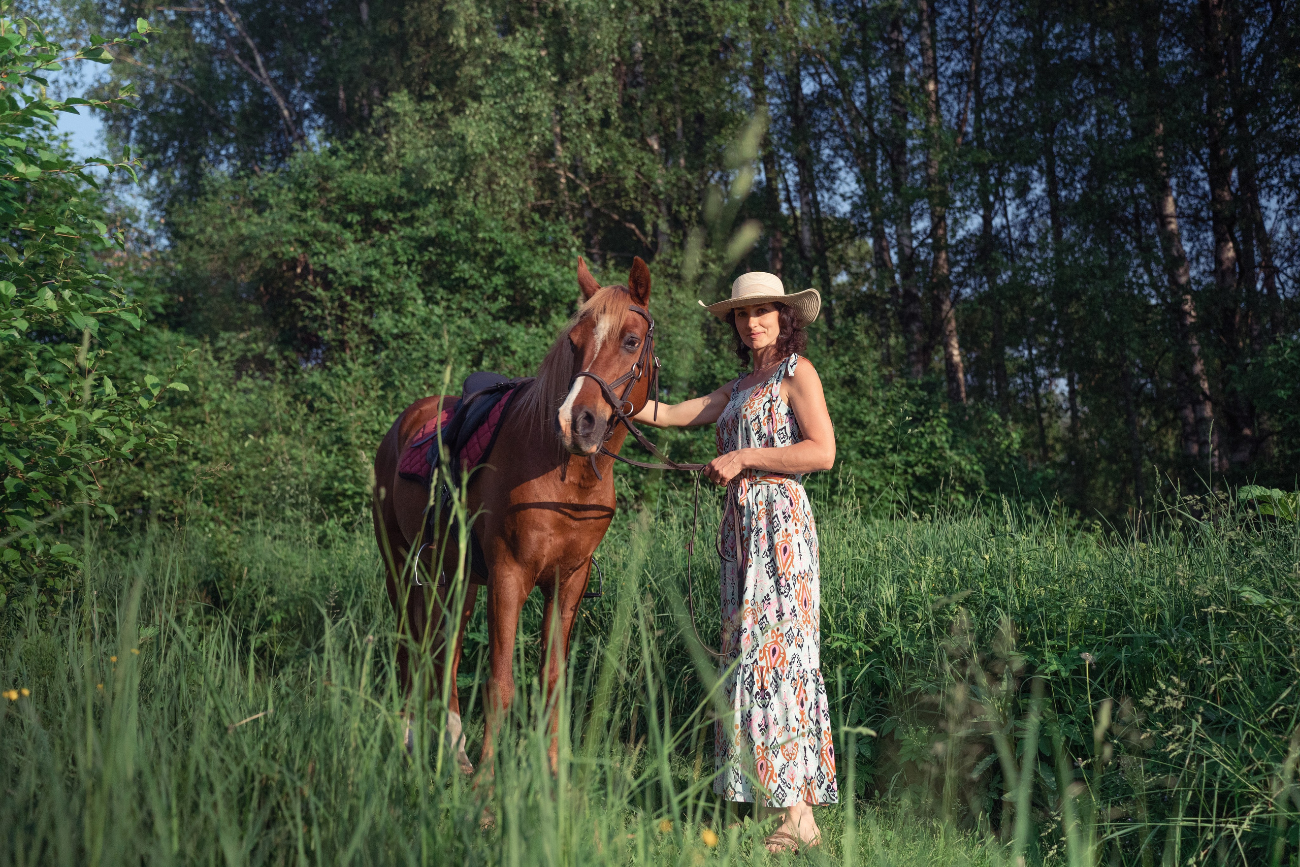 Выйти в лето в поле с конем. Видеограф и фотограф в Москве Анастасия Рябчикова