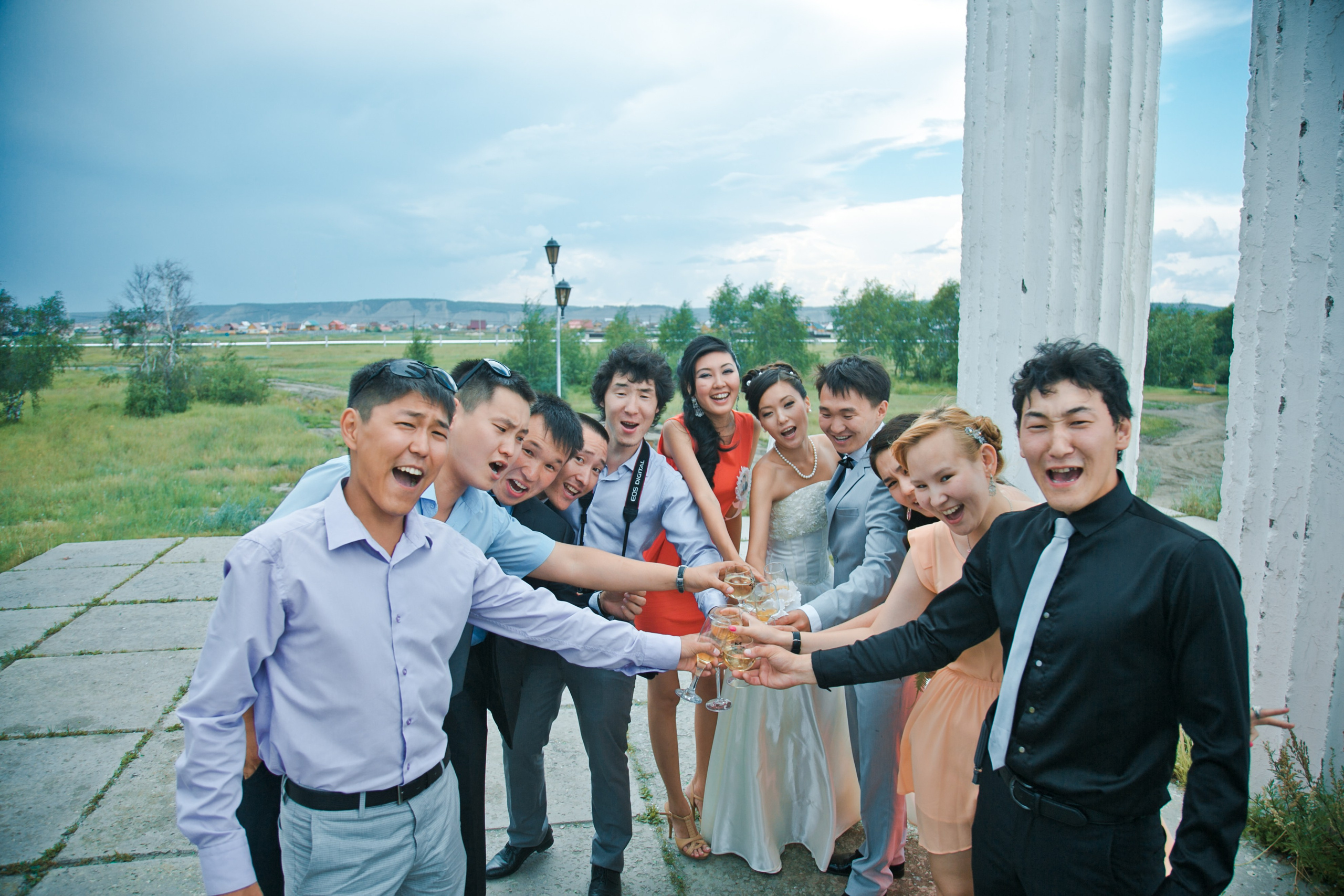 Летнее свадебное фото. Фотограф Надежда Куин, Якутск