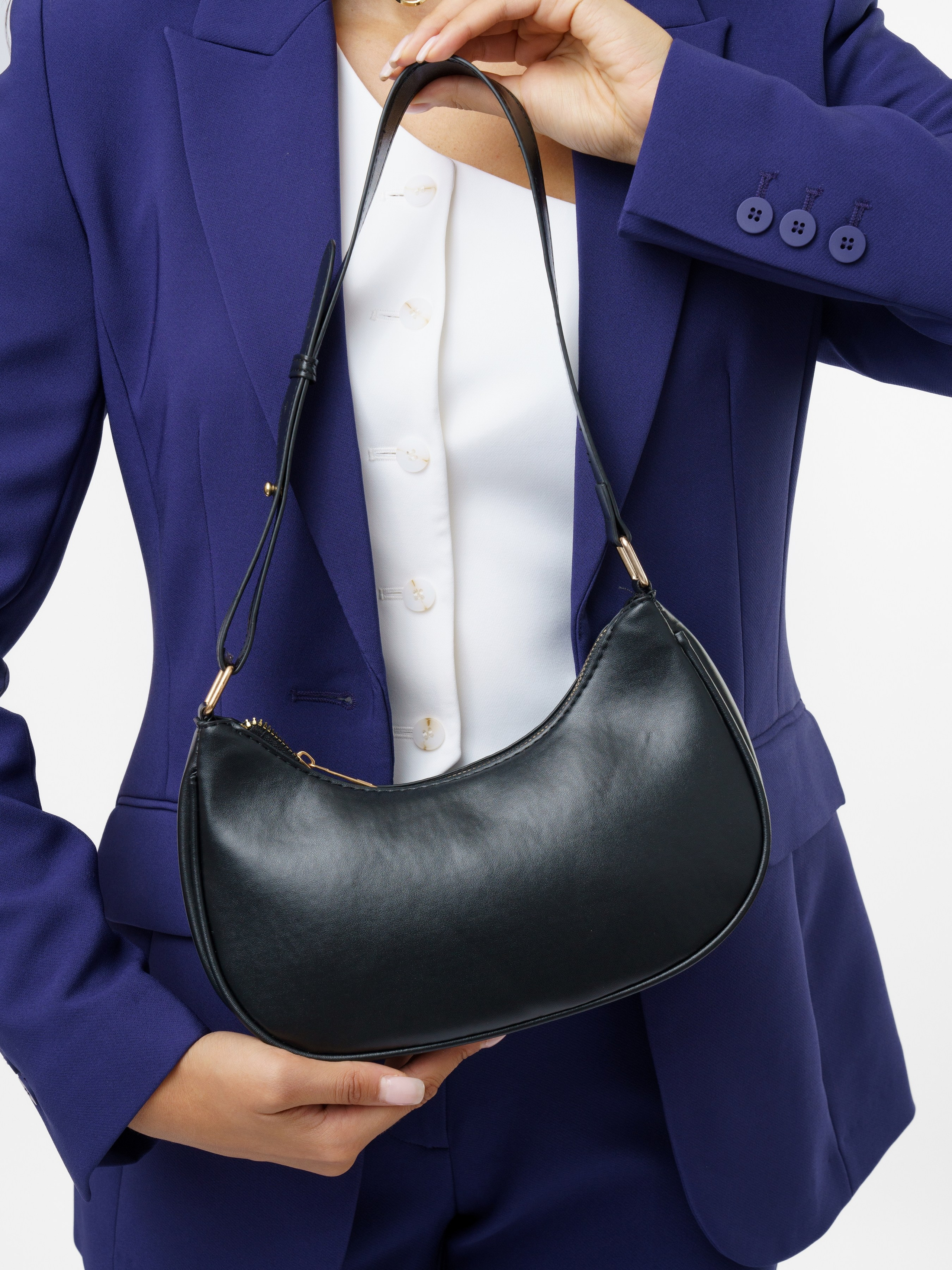 Съемка сумок со стилистом. KED Production — продакшн из СПб. Создаём фото, видео и контент, который помогает брендам и селлерам продавать больше