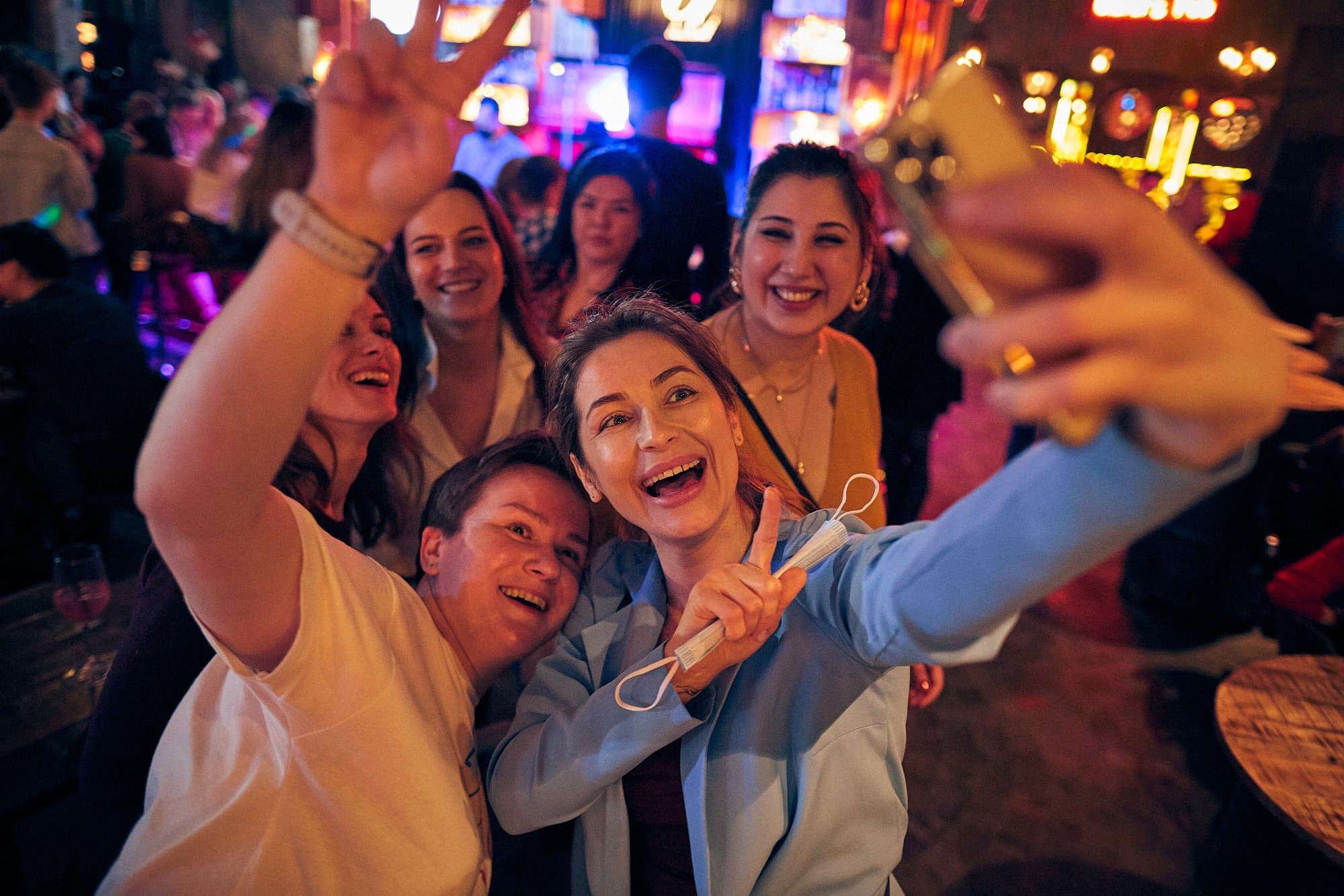 Фотограф на концерте группы «Мальчишник» — репортажная съёмка в баре. Репортажный фотограф в Москве — Дмитрий Тарасов | Съёмка мероприятий, концертов, корпоративов