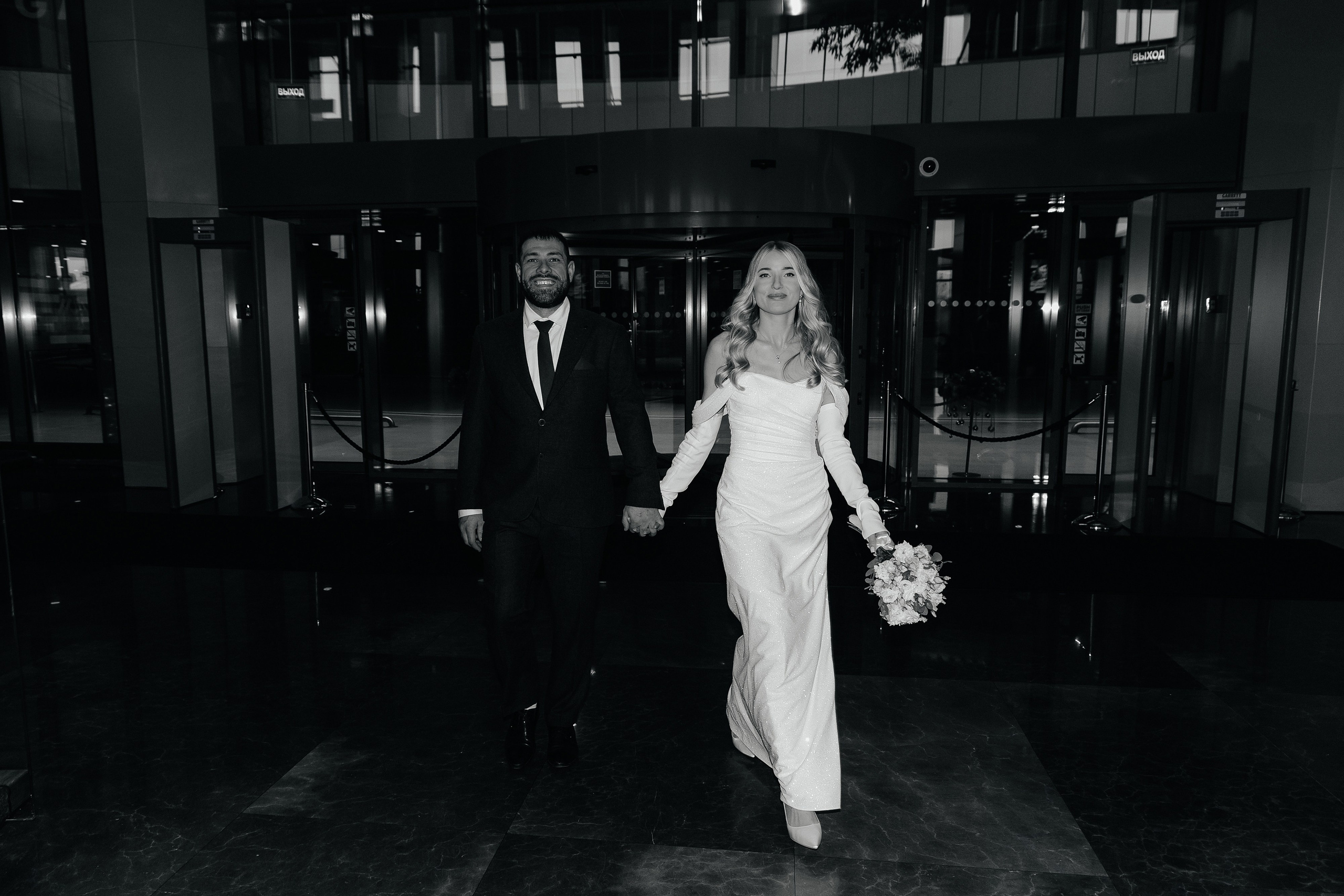 Свадебная фотосессия в отеле Марриот в Минске (Minsk Marriott Hotel). Свадебный фотограф в Минске/Беларуси Сергей Спиридонов