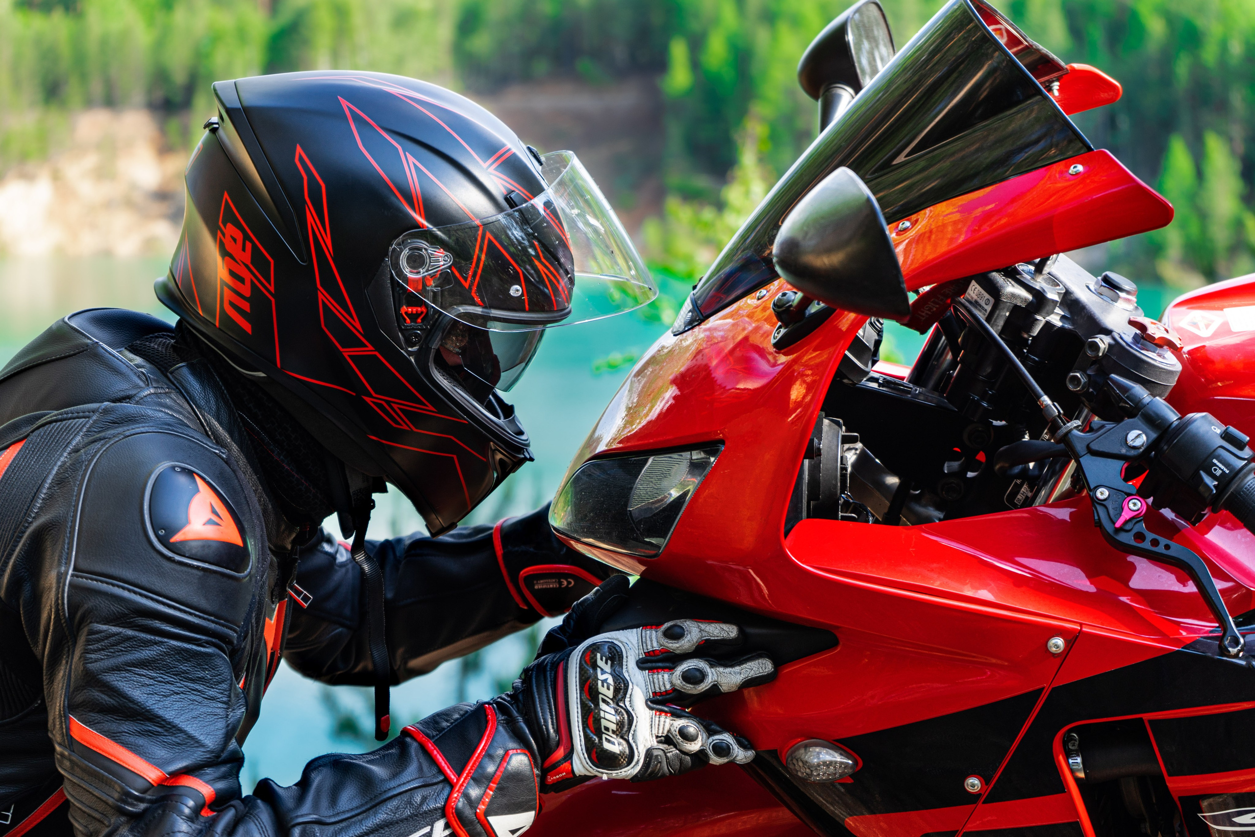 Мужская фотосессия с мотоциклом. Фотограф Екатеринбург Кокшарова Александра