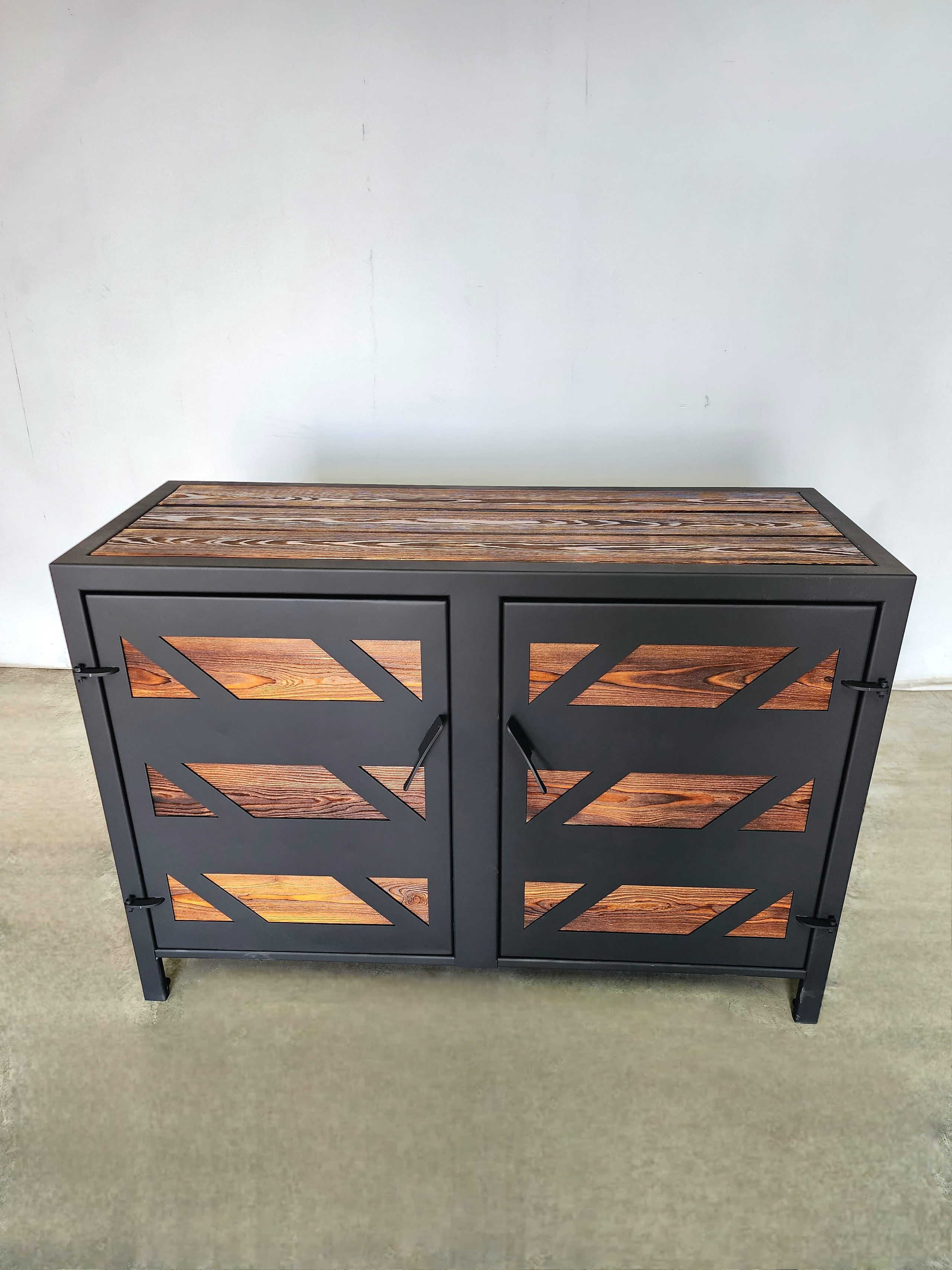 Тумбочки приставные. Купить / заказать мангал для дома в Краснодаре от производителя «Мангал Мастер»