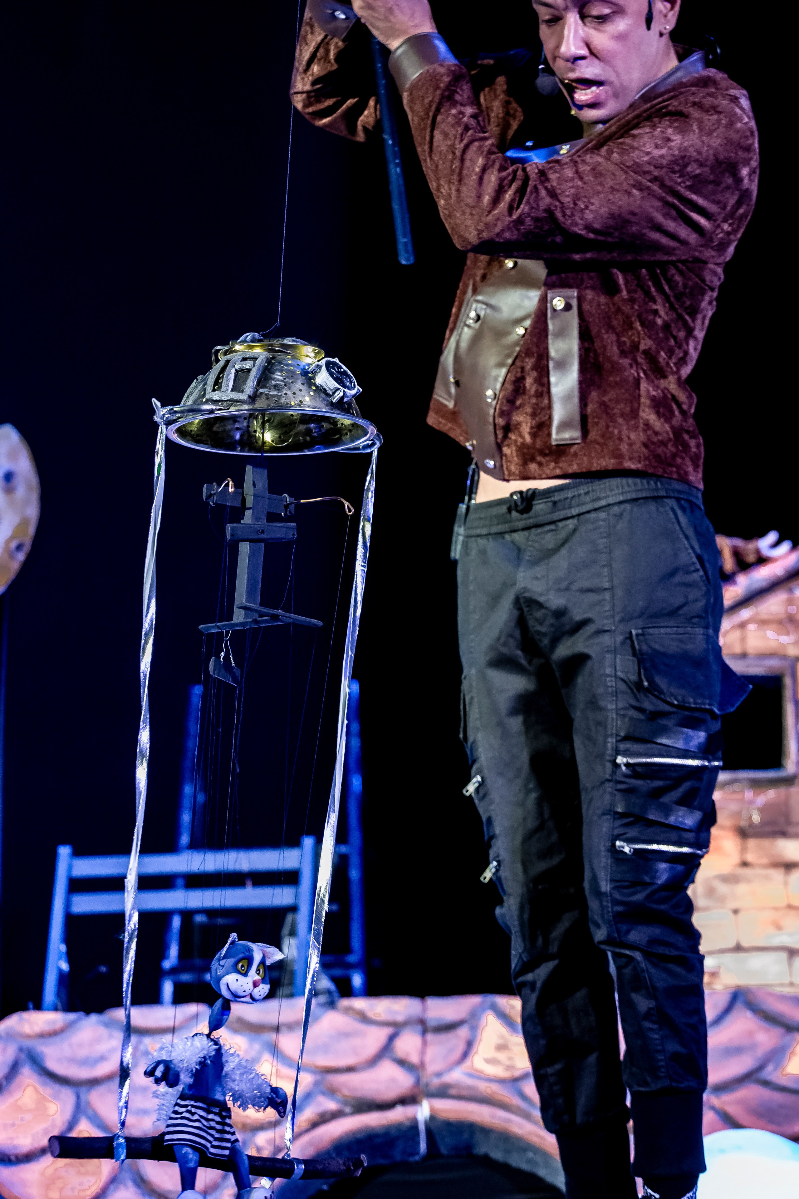 Человек с луны — спектакль кукольного театр Саквояж. Фотограф в Сочи Юрий Шептаев