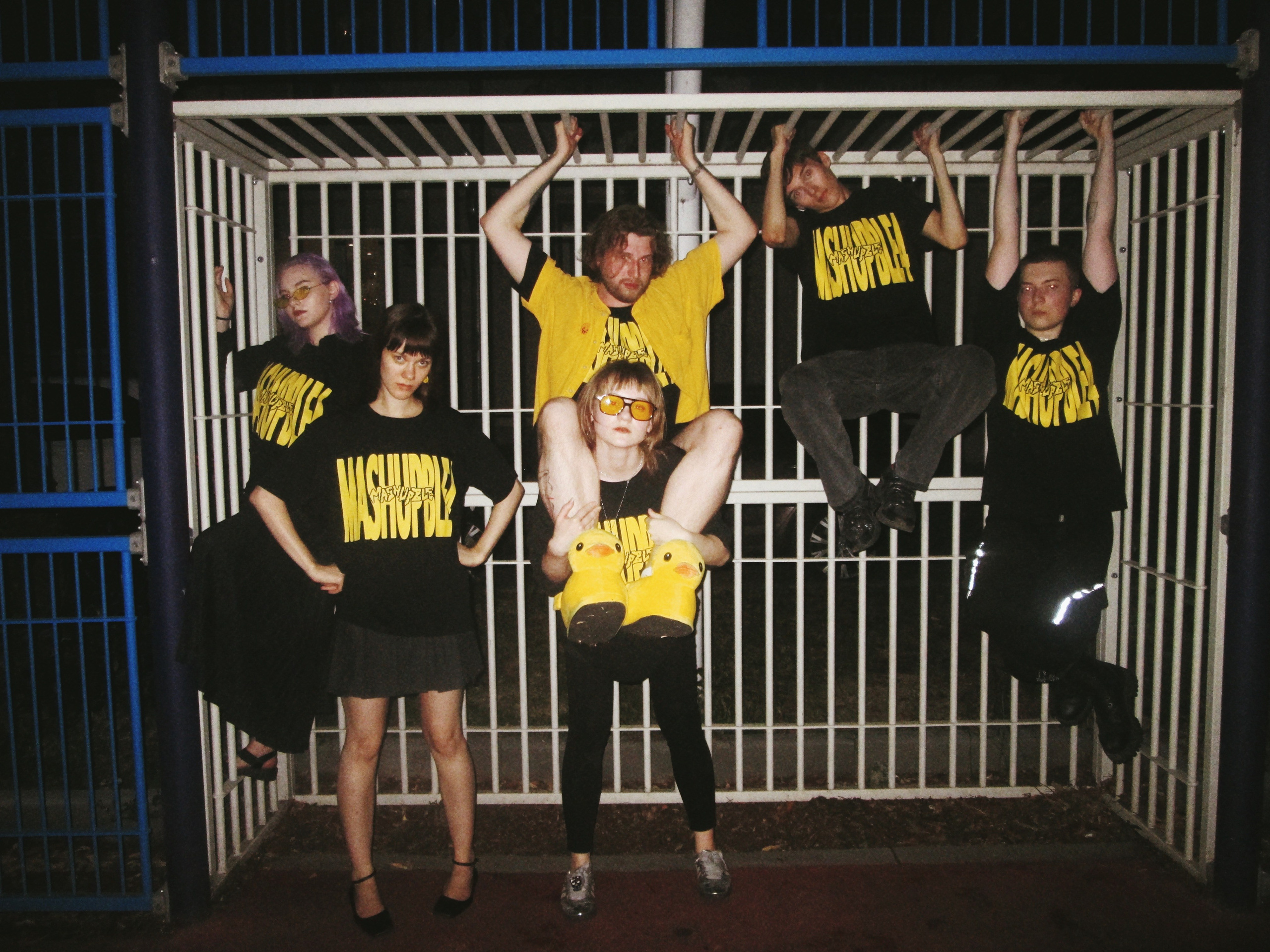 Съемка мерча MASHUPBLE. Концертный и портретный фотограф в Москве Соня Спросонья