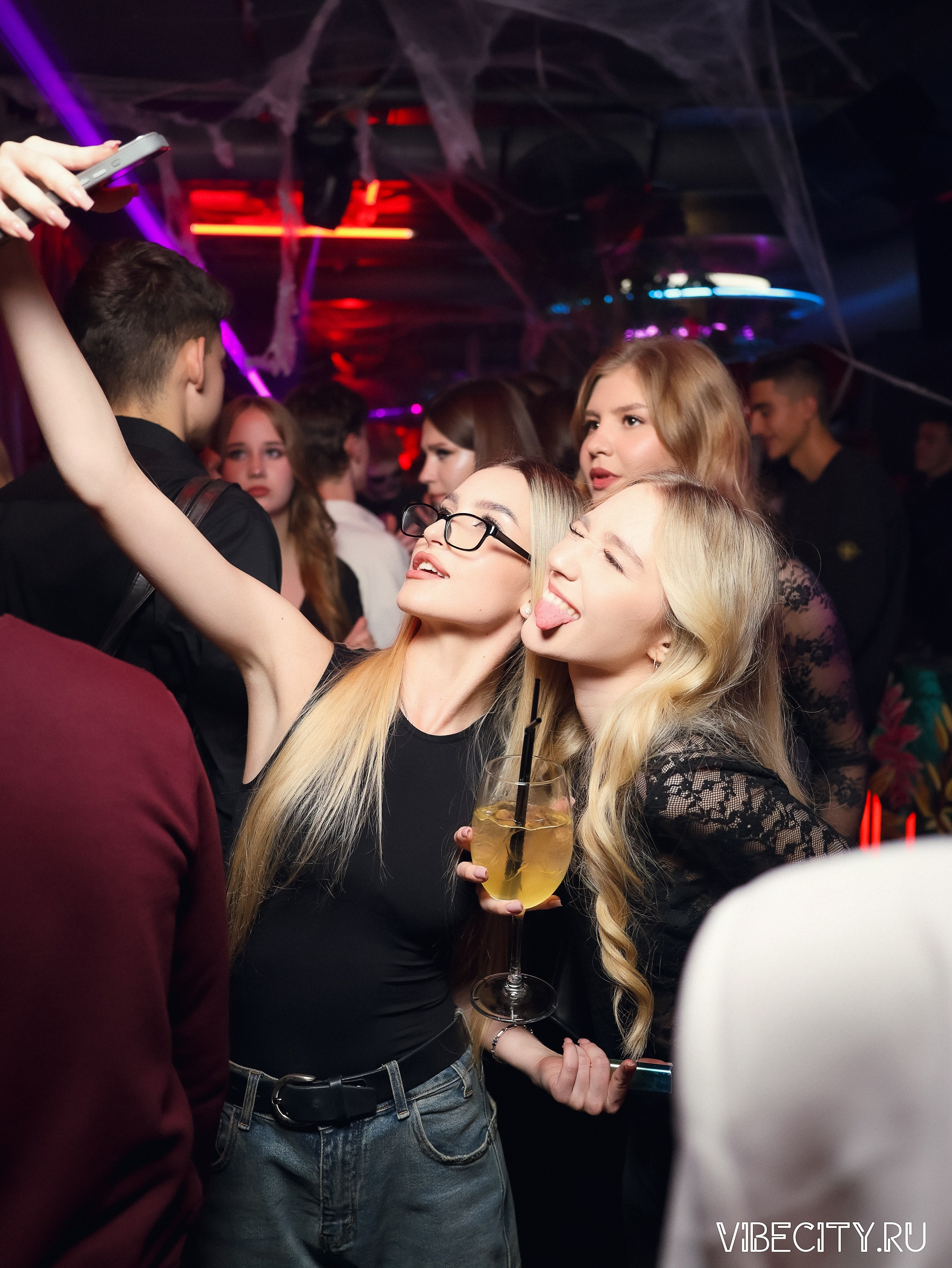 DOUBLE U. VIBECITY.RU Вайб Сити Ру Фоторепортажи Фотоотчеты Калининград