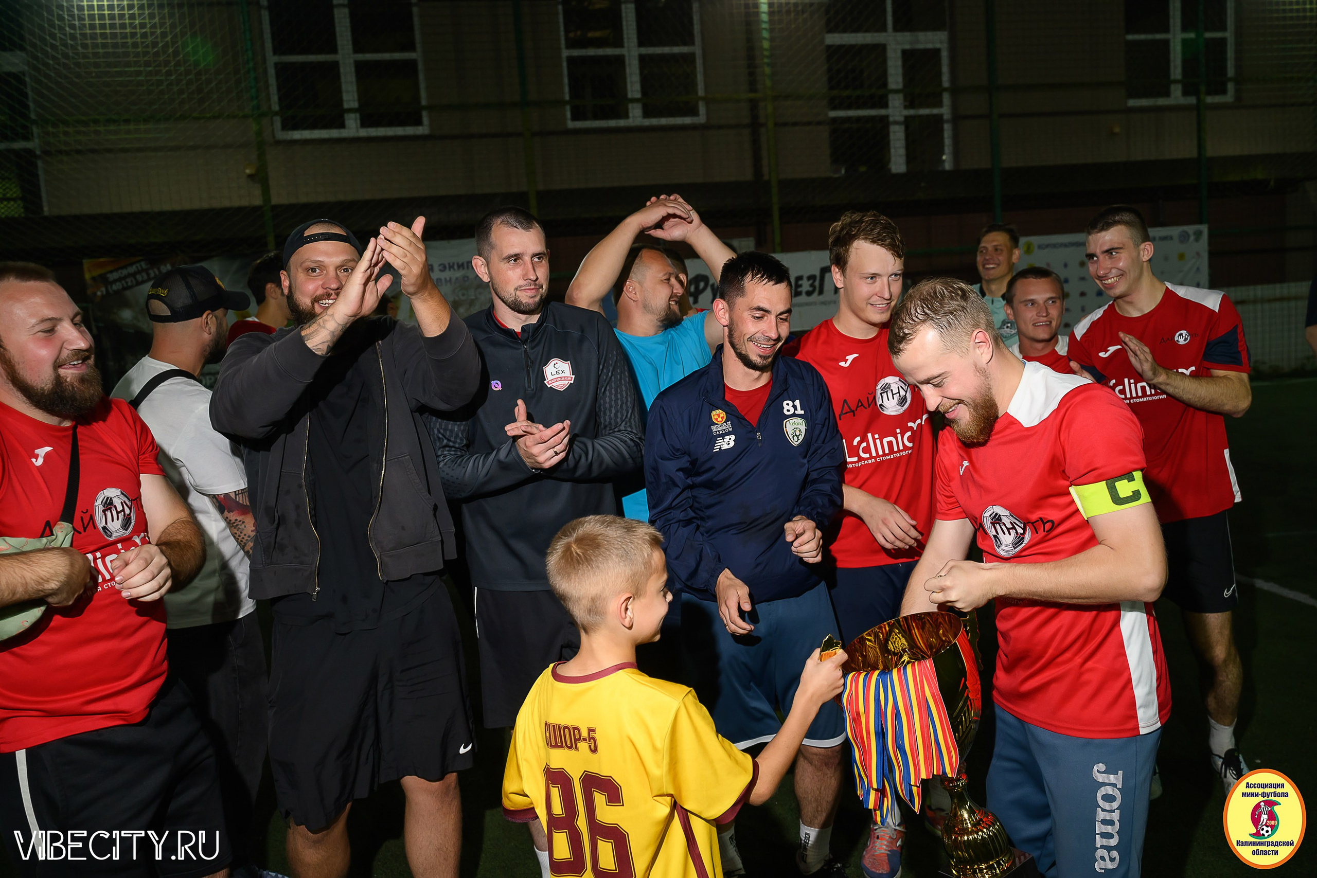 ФИНАЛЬНЫЕ ИГРЫ КУБКА МИНИ-ФУТБОЛЬНОЙ ЛИГИ И КУБКА КОРПОРАТИВНОЙ МФЛ 2025. VIBECITY.RU Вайб Сити Ру Фоторепортажи Фотоотчеты Калининград