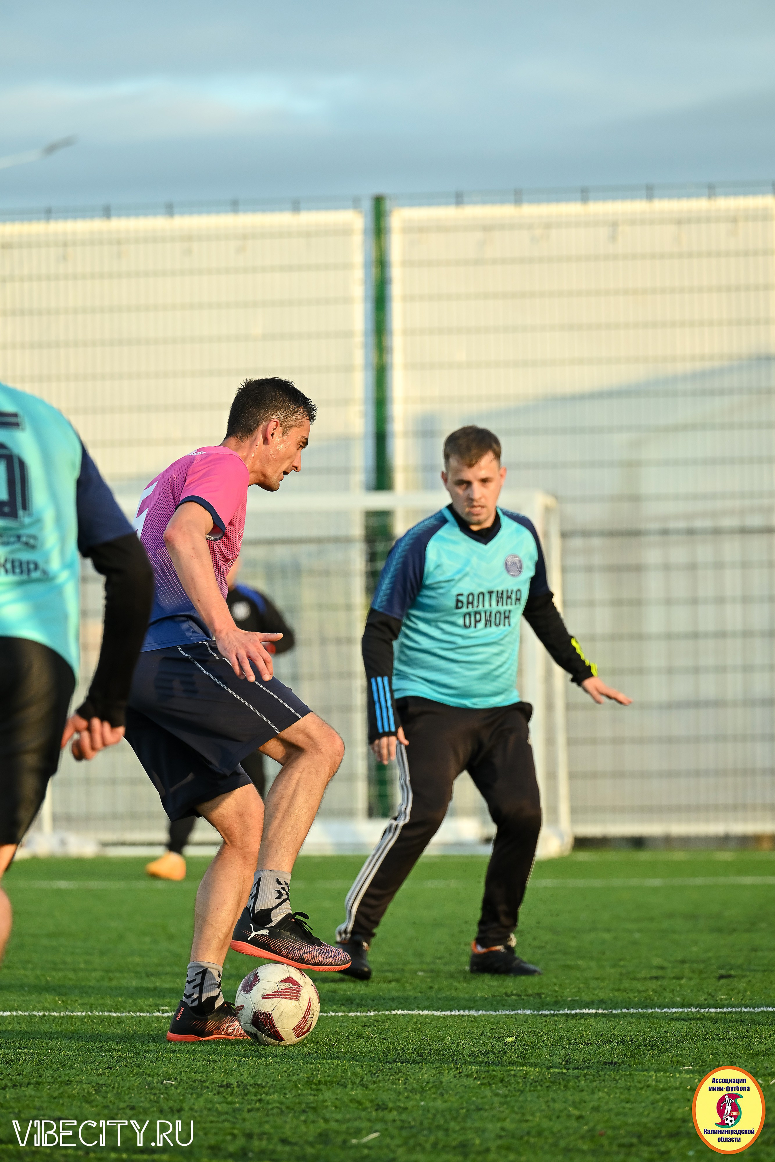 ИГРЫ МИНИ-ФУТБОЛЬНОЙ И КОРПОРАТИВНОЙ ЛИГИ. VIBECITY.RU Вайб Сити Ру Фоторепортажи Фотоотчеты Калининград