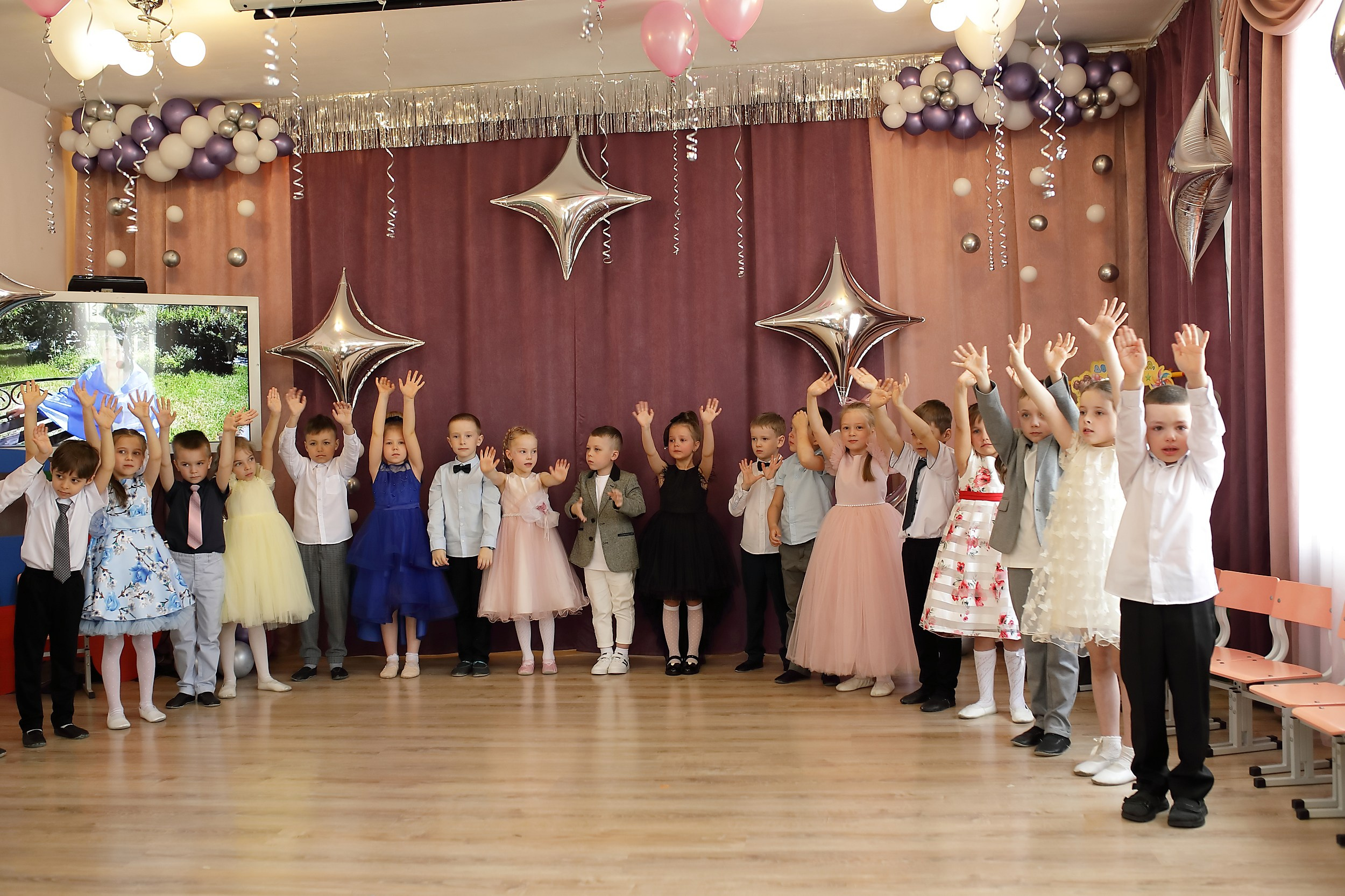Фотосессия выпускного в детском саду. Свадебный и семейный фотограф и видеограф в Екатеринбурге Полянские Тимур и Анастасия