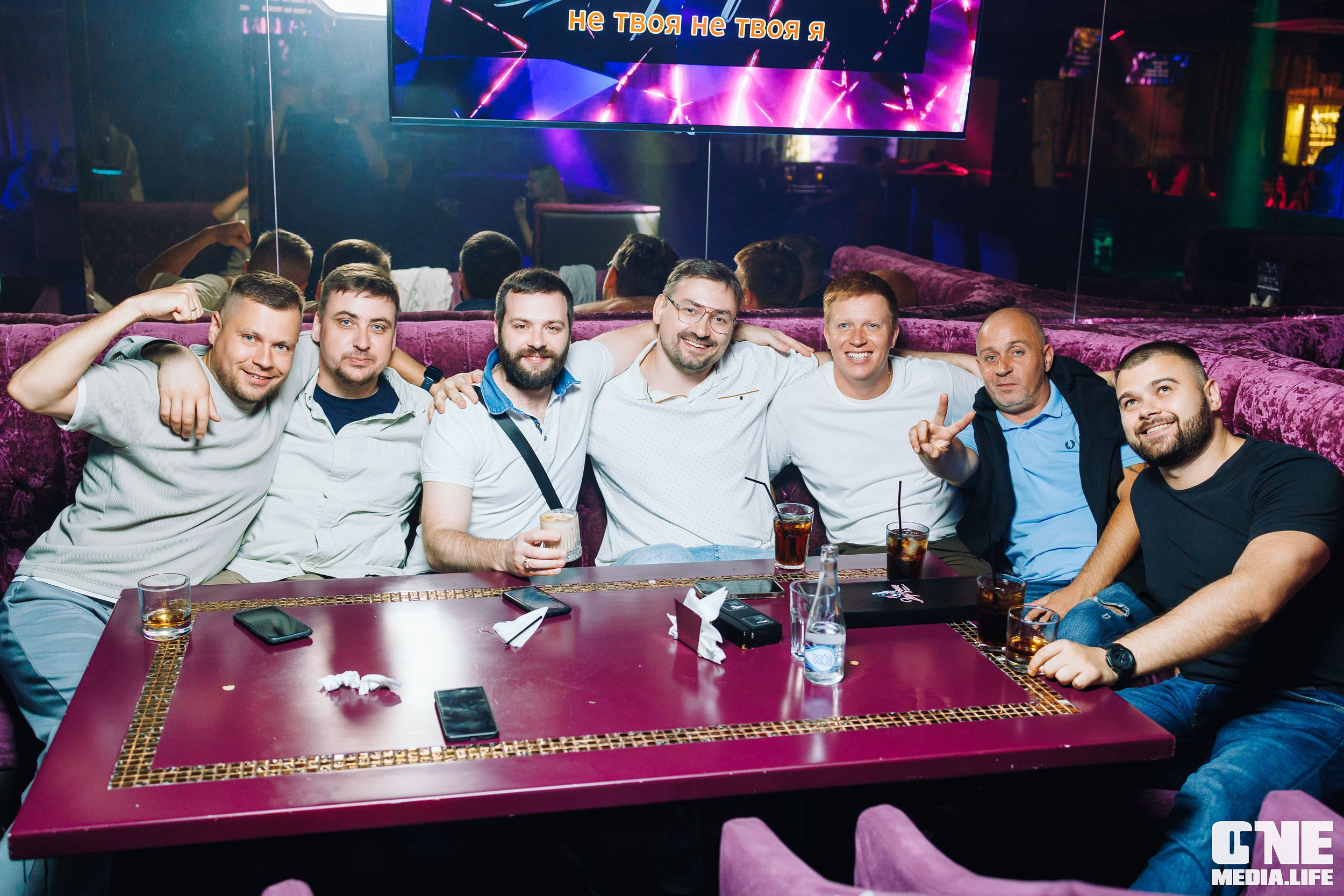 Фоторепортаж из караоке-клуба Эйфория. One Media Life: фоторепортажи, фотоотчеты с мероприятий и заведений