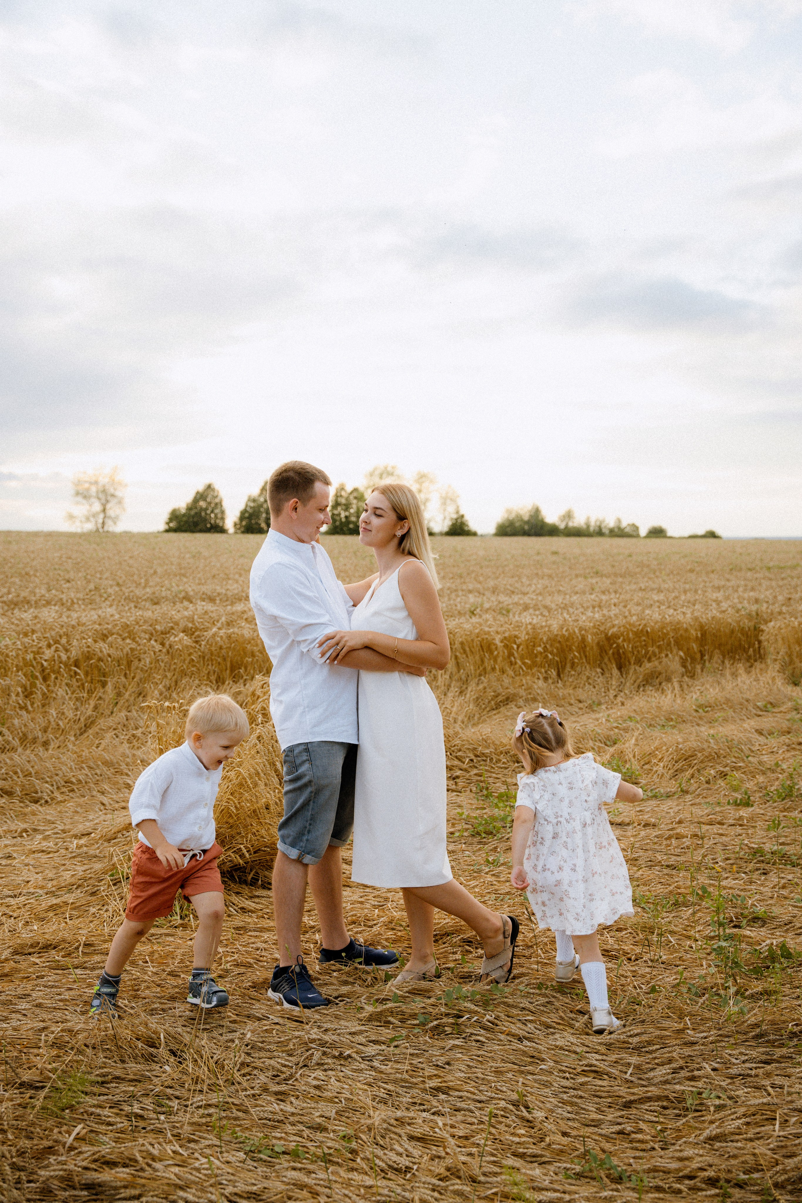 Аня с семьёй 14.08.2023. Свадебный и семейный фотограф Кристина Лисина в Арзамасе