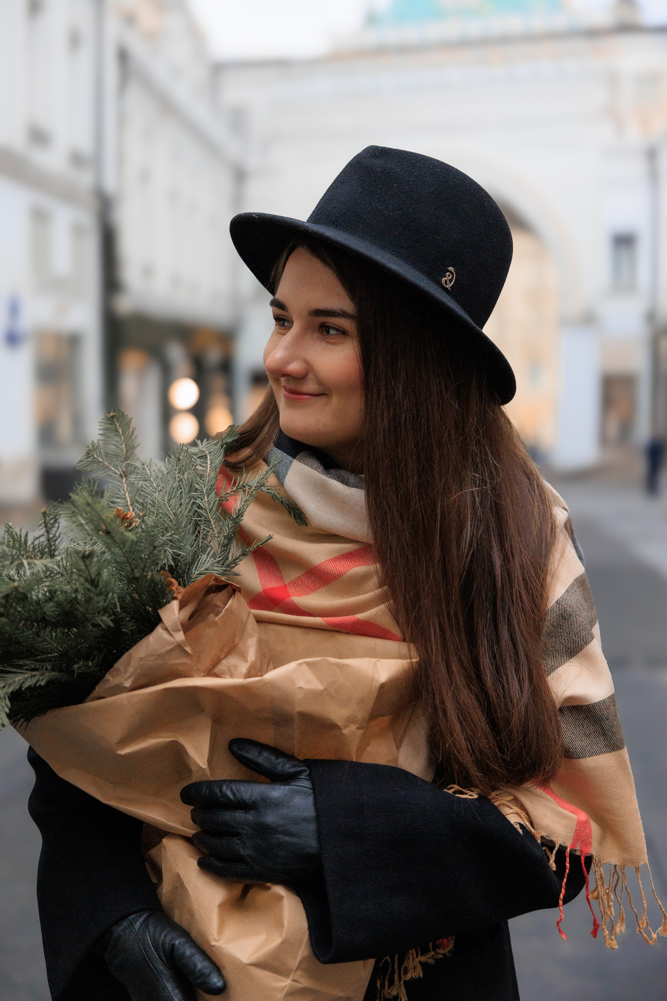 ДАША. Я фотограф из Москвы к Вашим услугам