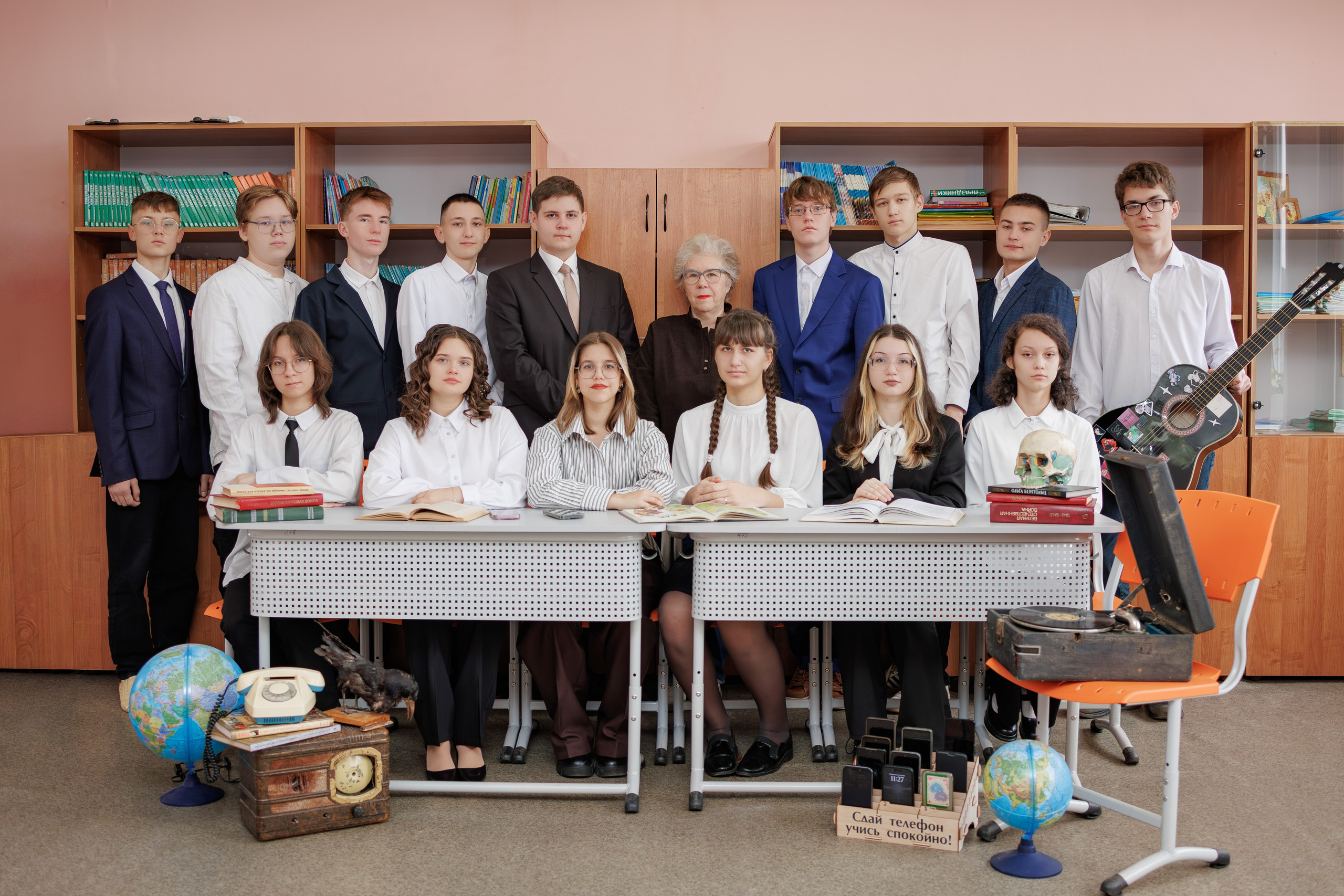 Позы для школьной фотосессии. Фотограф Медногорск Кувандык Оксана Шерехода свадебные, семейные, индивидуальные, школьные фотосессии. Печать фотоальбомов