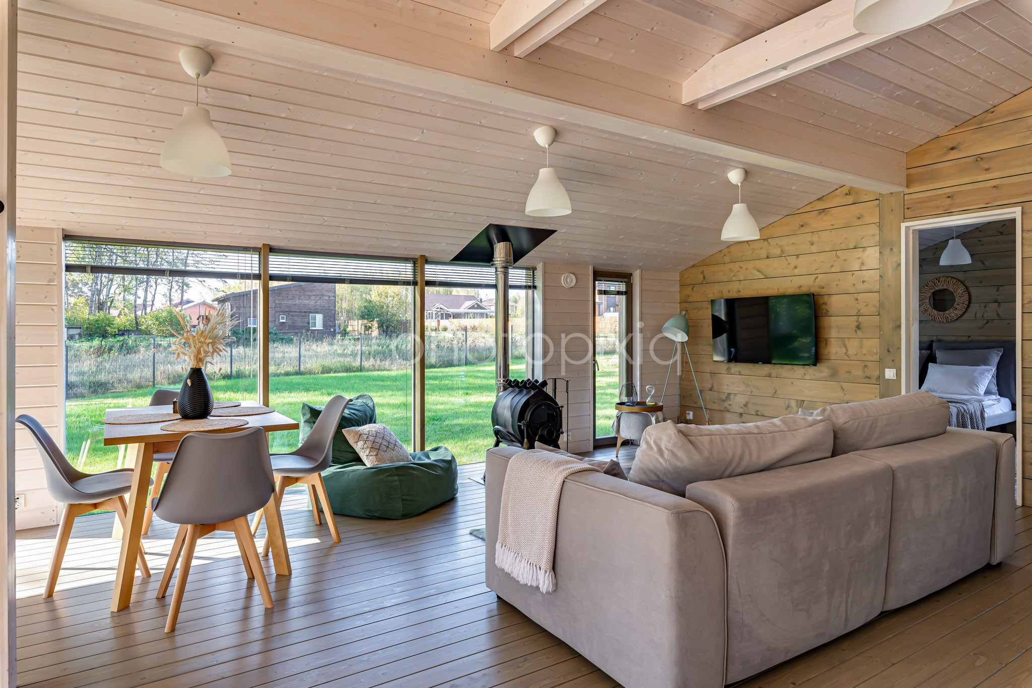 Съёмка загородного дома в КП Романовский Парк для сдачи в аренду. Интерьерная съёмка и виртуальные туры — Интерьерный фотограф Кузнецов Сергей (photopixiq)