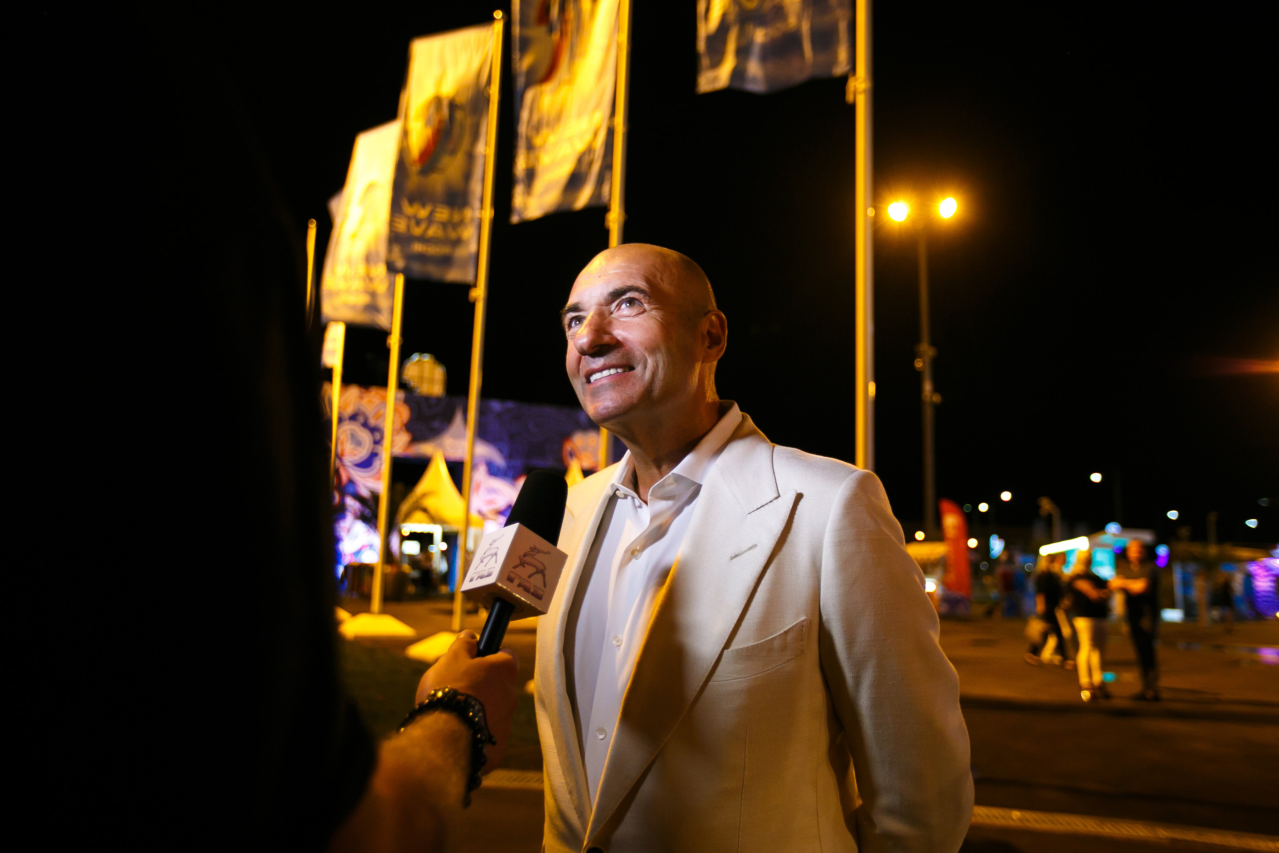 Игорь Крутой дает интервью на новой волне 2017 сочи