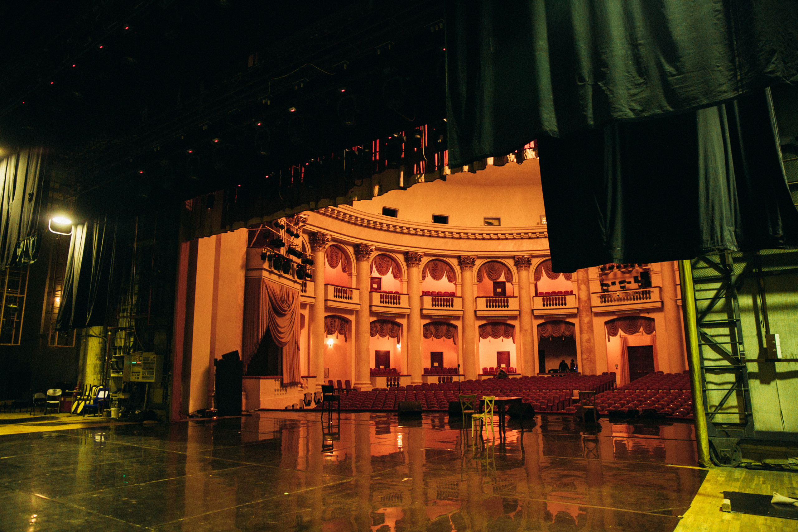 сцена зимнего театра сочи