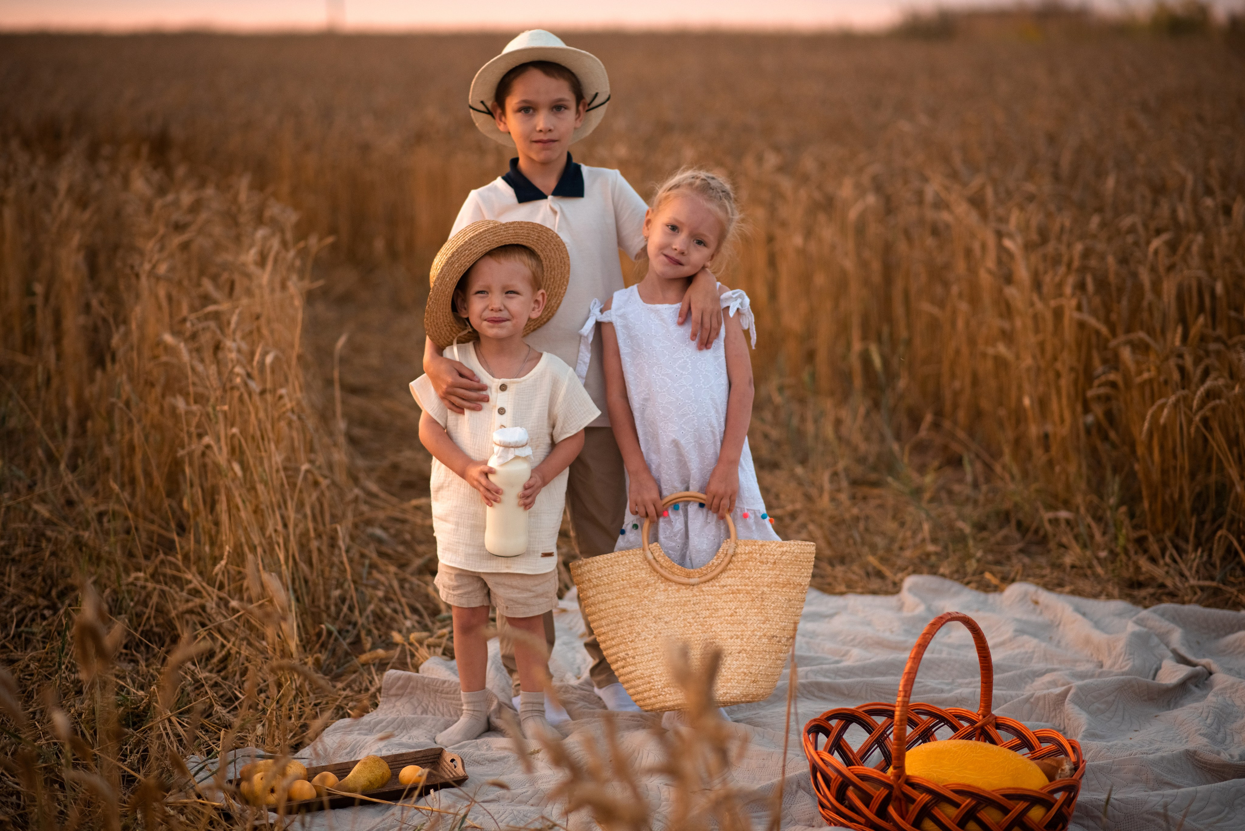 Семейная фотосессия в пшеничном поле. Семейный и детский фотограф в Туле Светлана Воронкова
