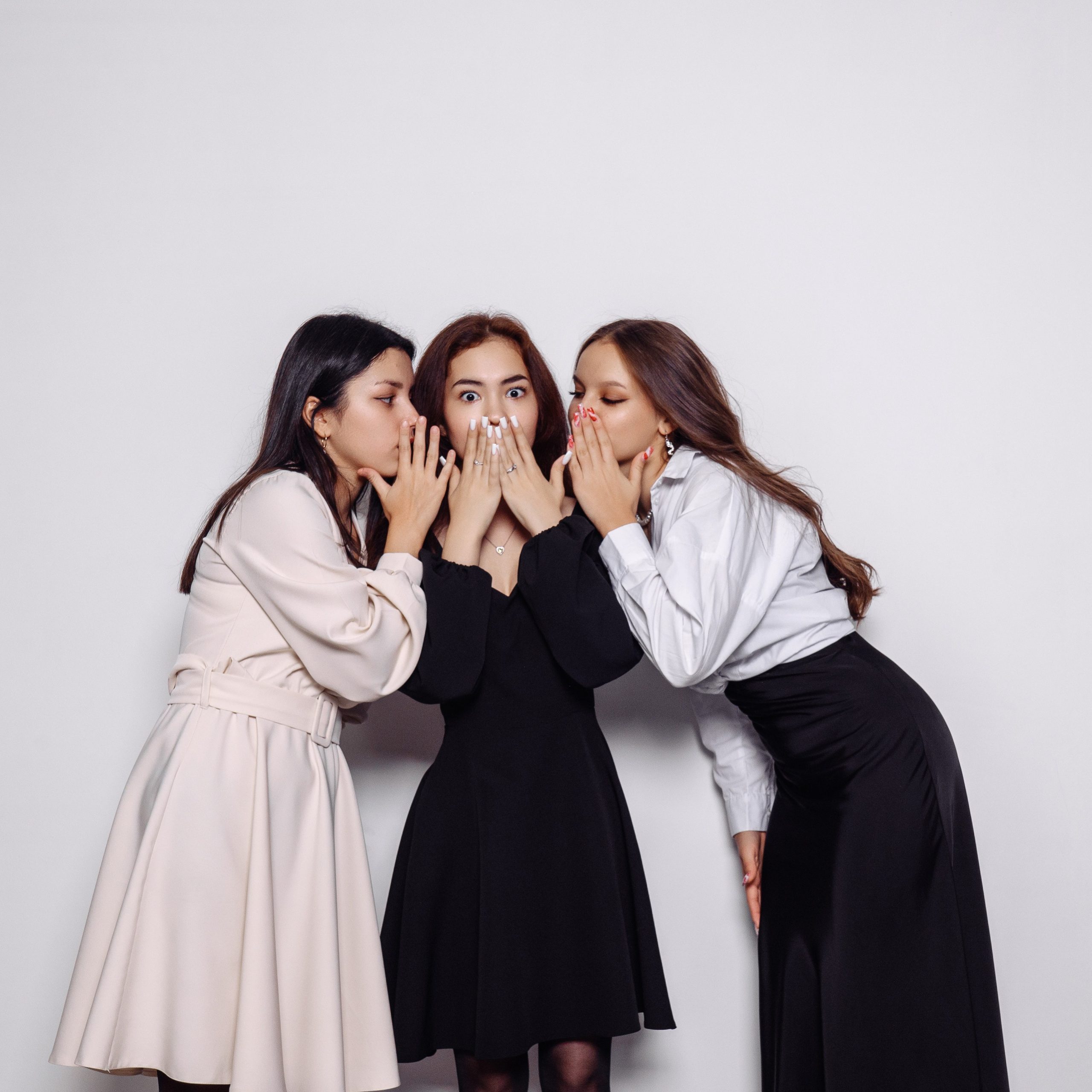 Альбомы в ФотоСтудии SelfieBox. НеФотоАльбом — выпускные альбомы Абакан Минусинск Черногорск Хакасия