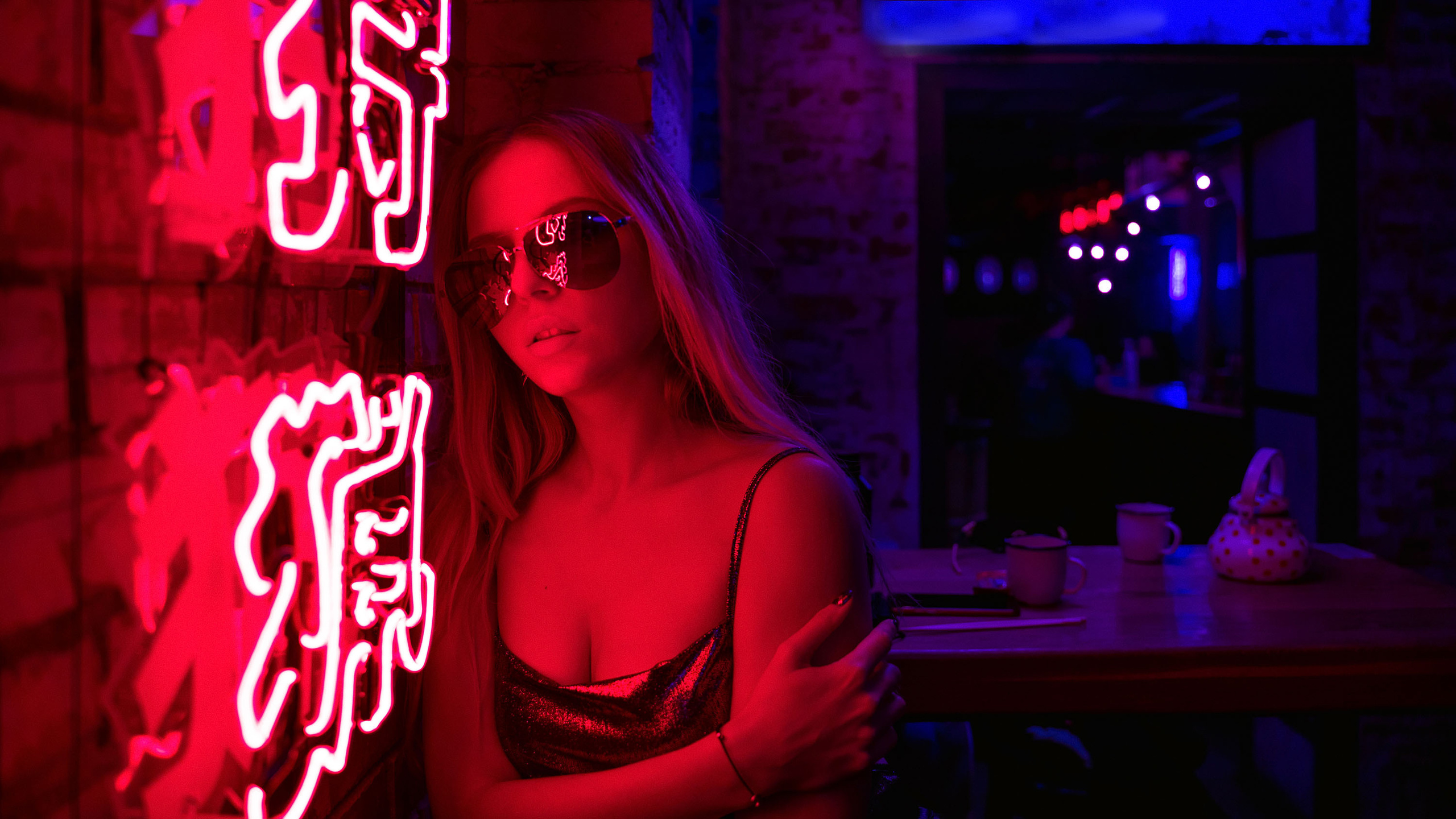 Neon. Фотограф Дмитрий Чередников