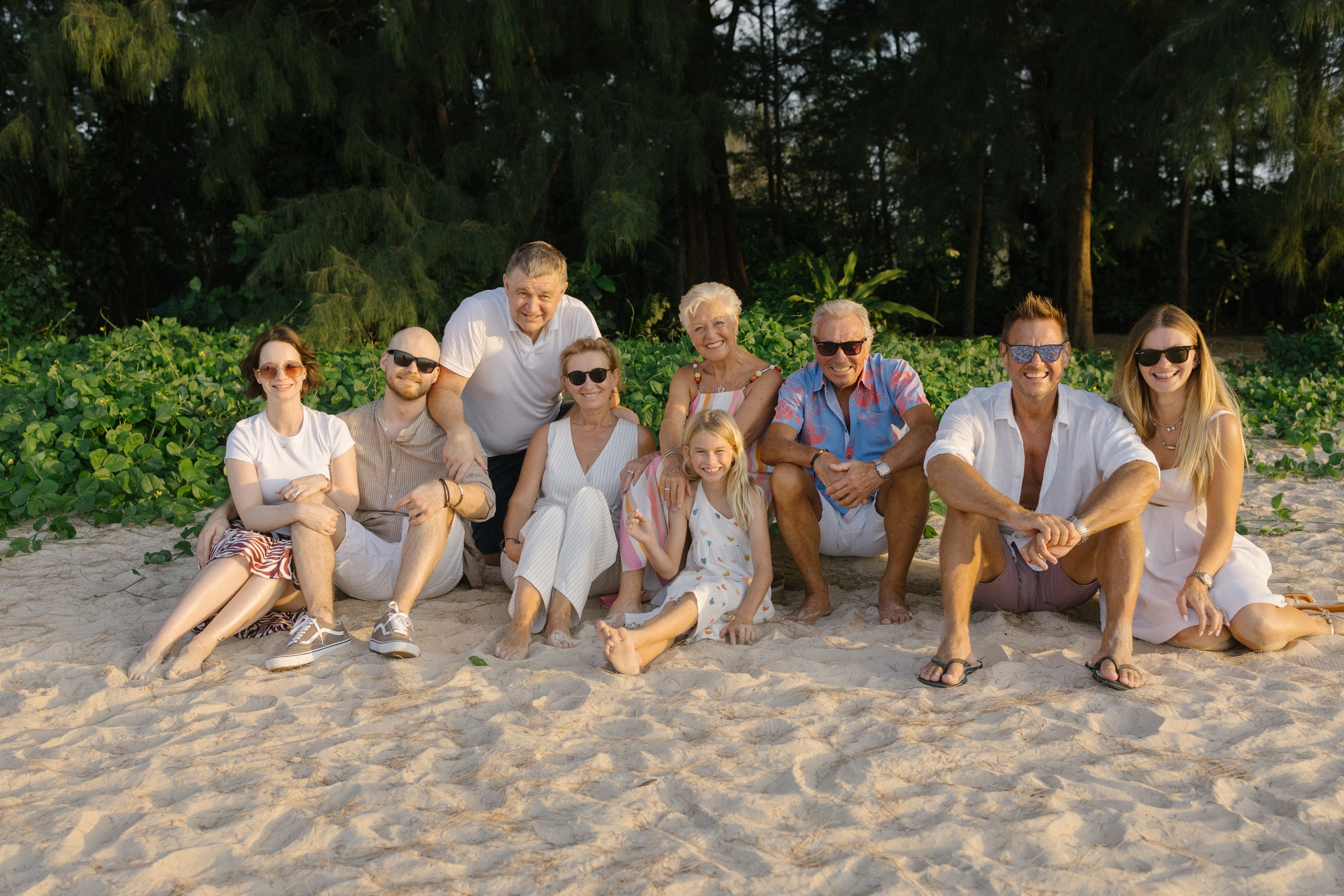 Family photoshoot in Phuket, Thailand. Fedor Lemeshko — Destination Wedding and Family Lifestyle photographer
