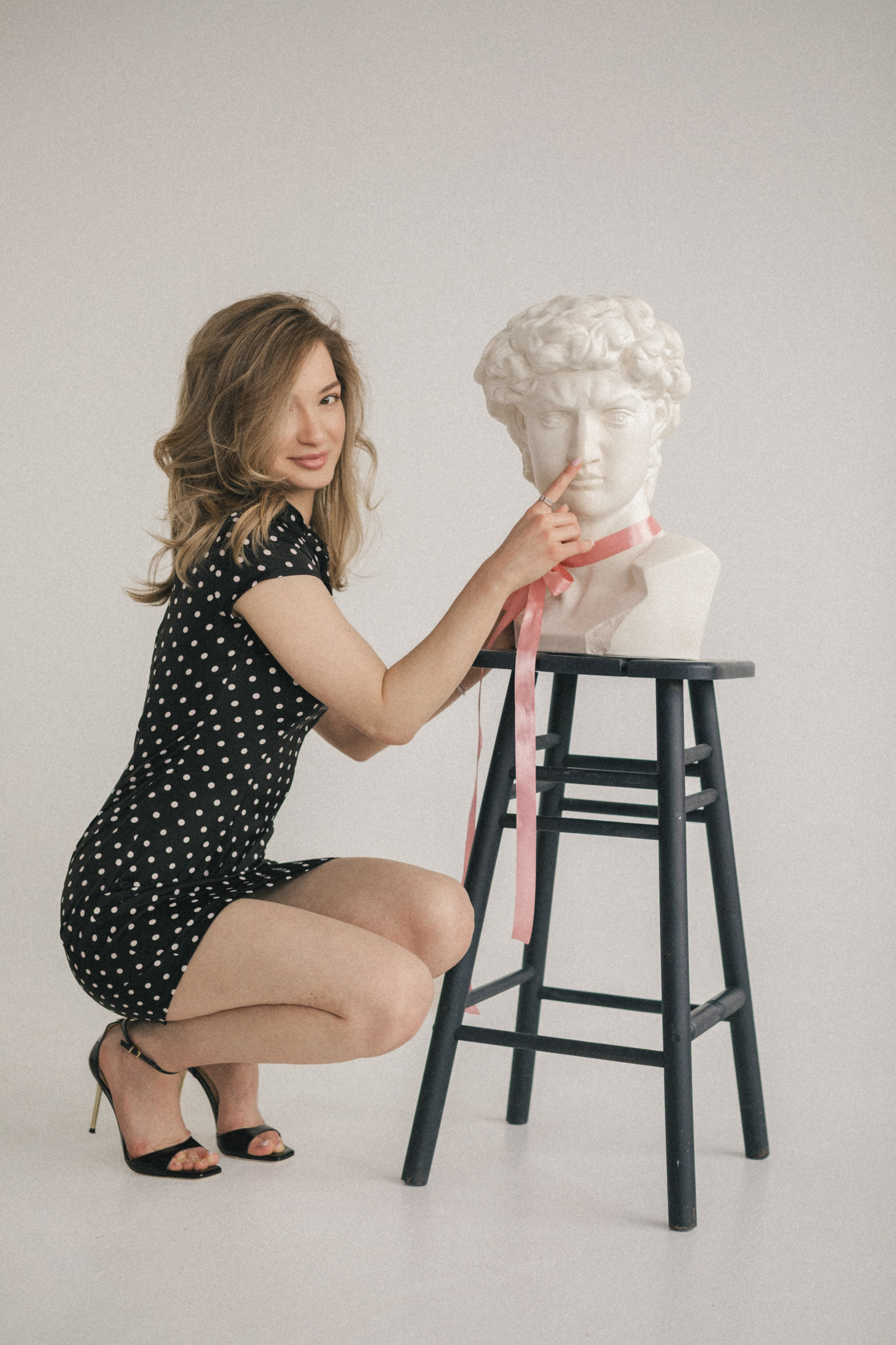 Фотосессия ко Дню рождения девушки в студии с тортом. Фотограф во Владикавказе Юрий Геворгизов